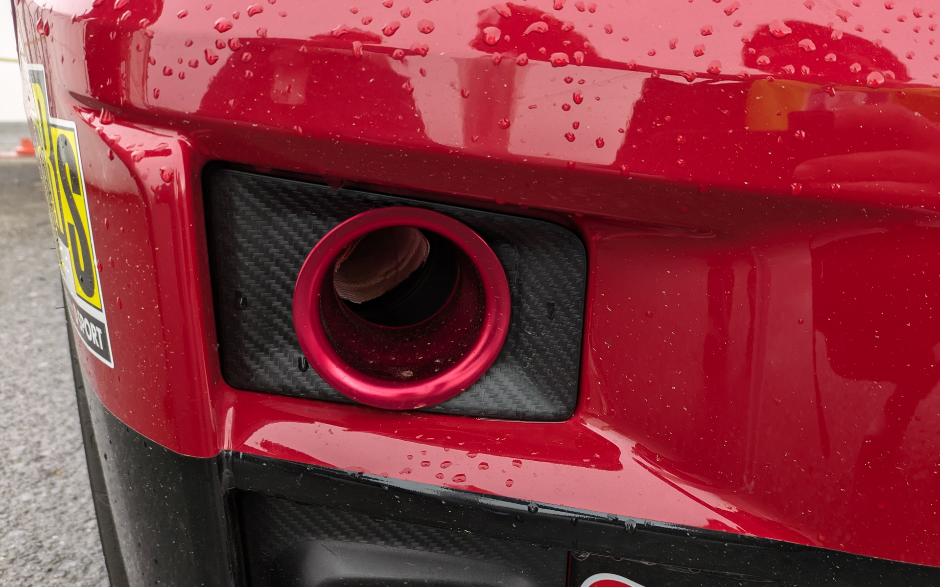 フレッシュエアを取り込むためのダクトをフロントバンパーに装着