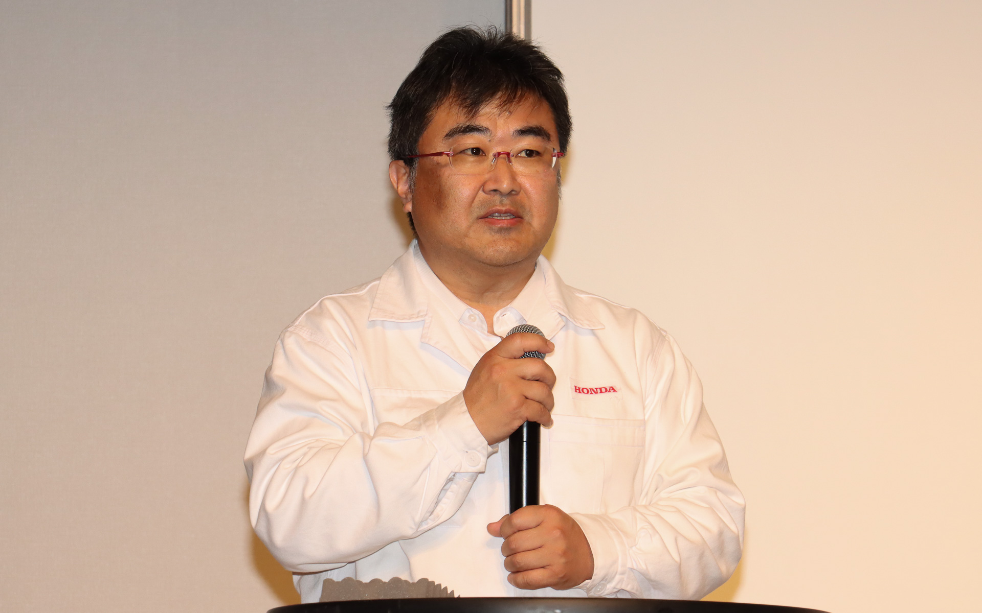 Cubチャレンジの詳細を説明する学校法人ホンダ学園 教員 池本裕樹氏