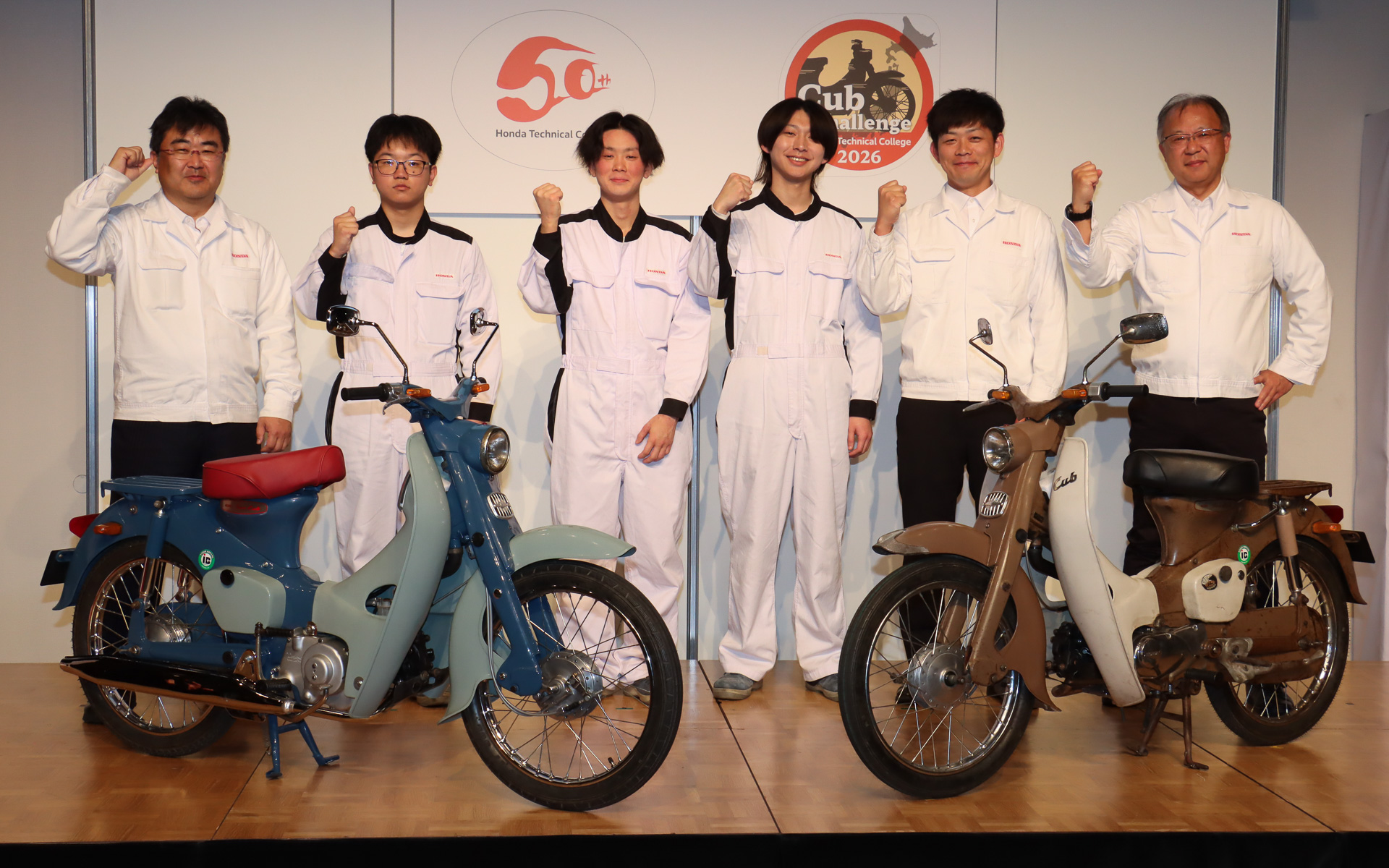 Cubチャレンジの説明後に行なわれたフォトセッション