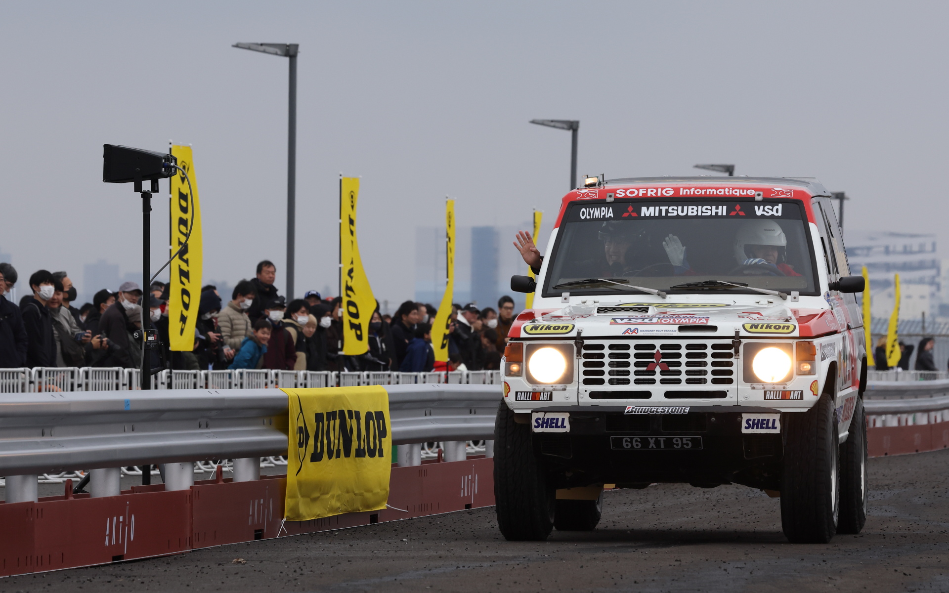 巨大なトラックから軽自動車までの走りの違いを感じるのも楽しい