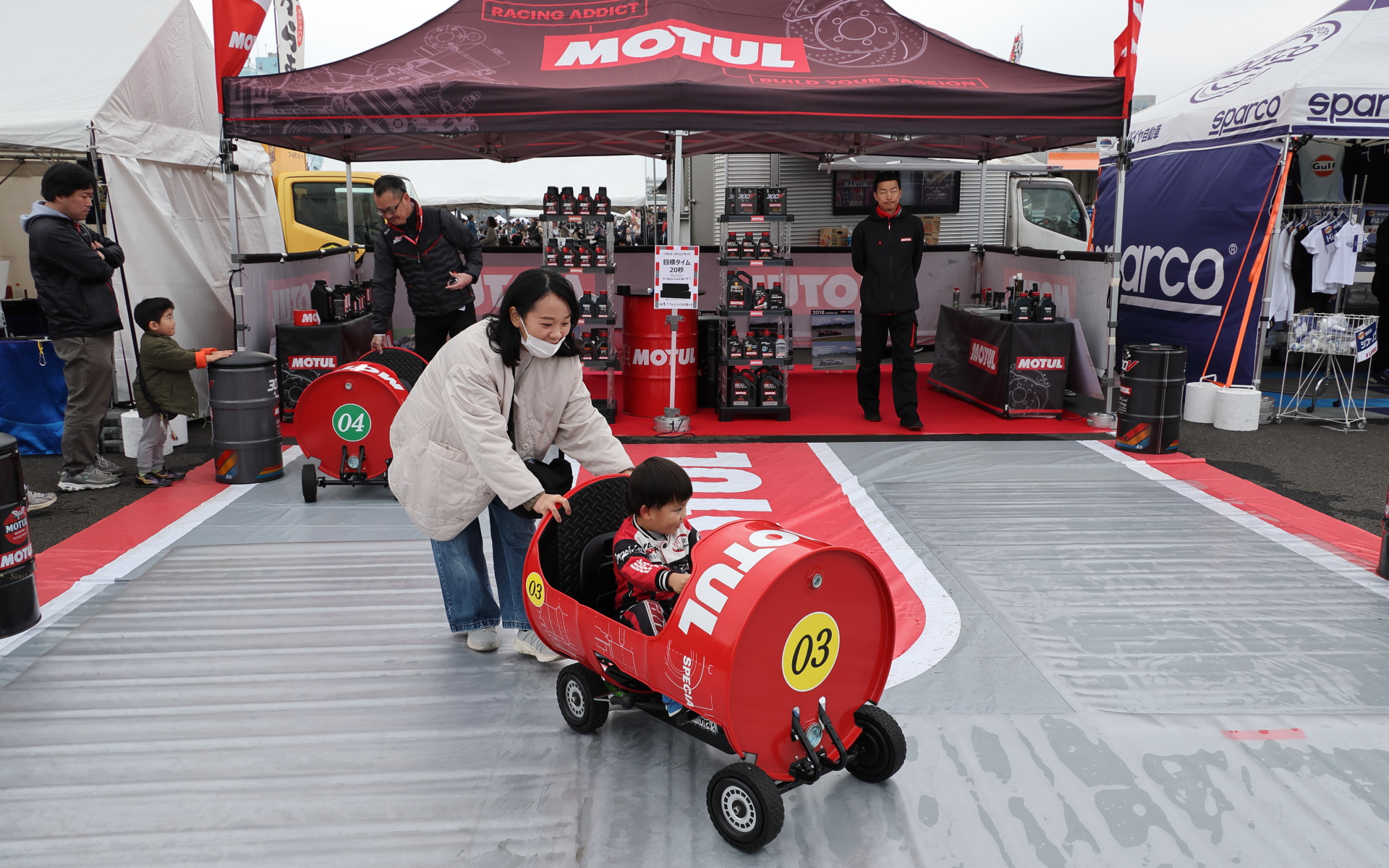 親子で楽しめるアトラクションも多い