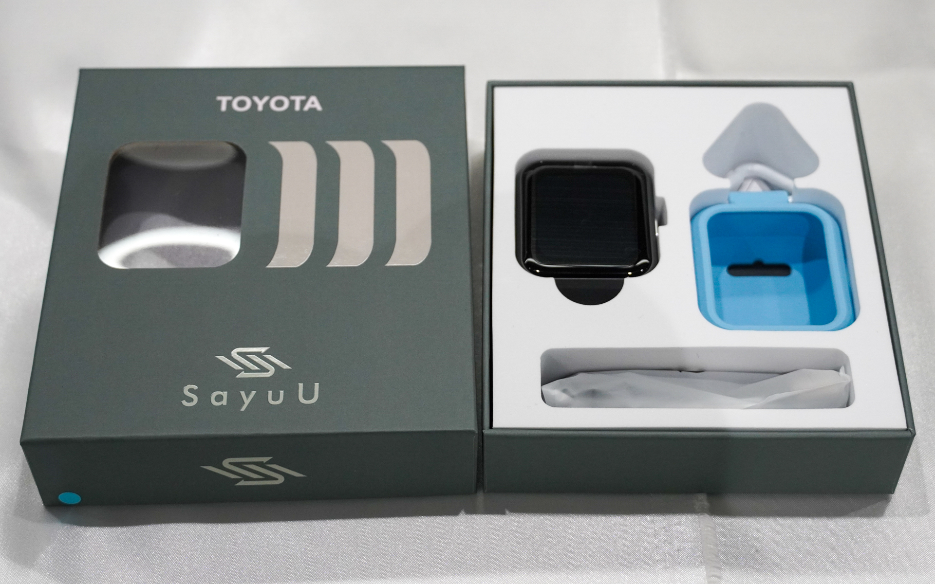 SayuU 2のパッケージ。カラビナケースなどを付属