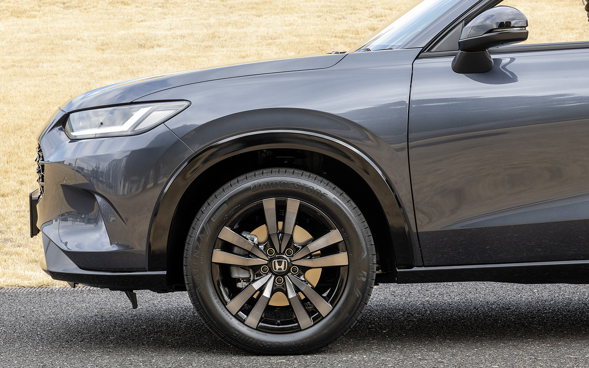 18インチアルミホイール（フロント）