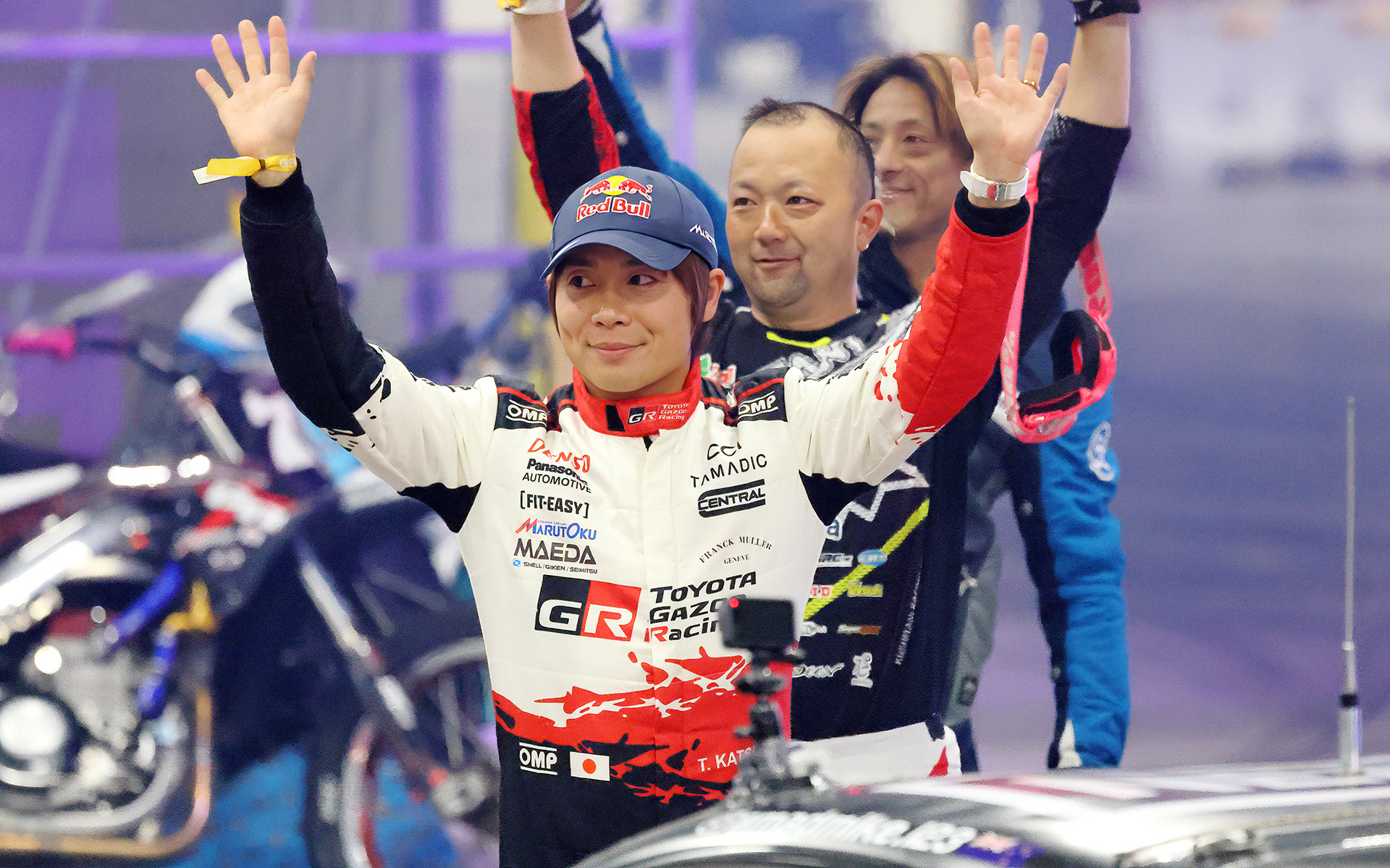 勝田貴元選手によるWRCカー「ヤリス ラリー1マシン」の圧巻ドリフトパフォーマンス