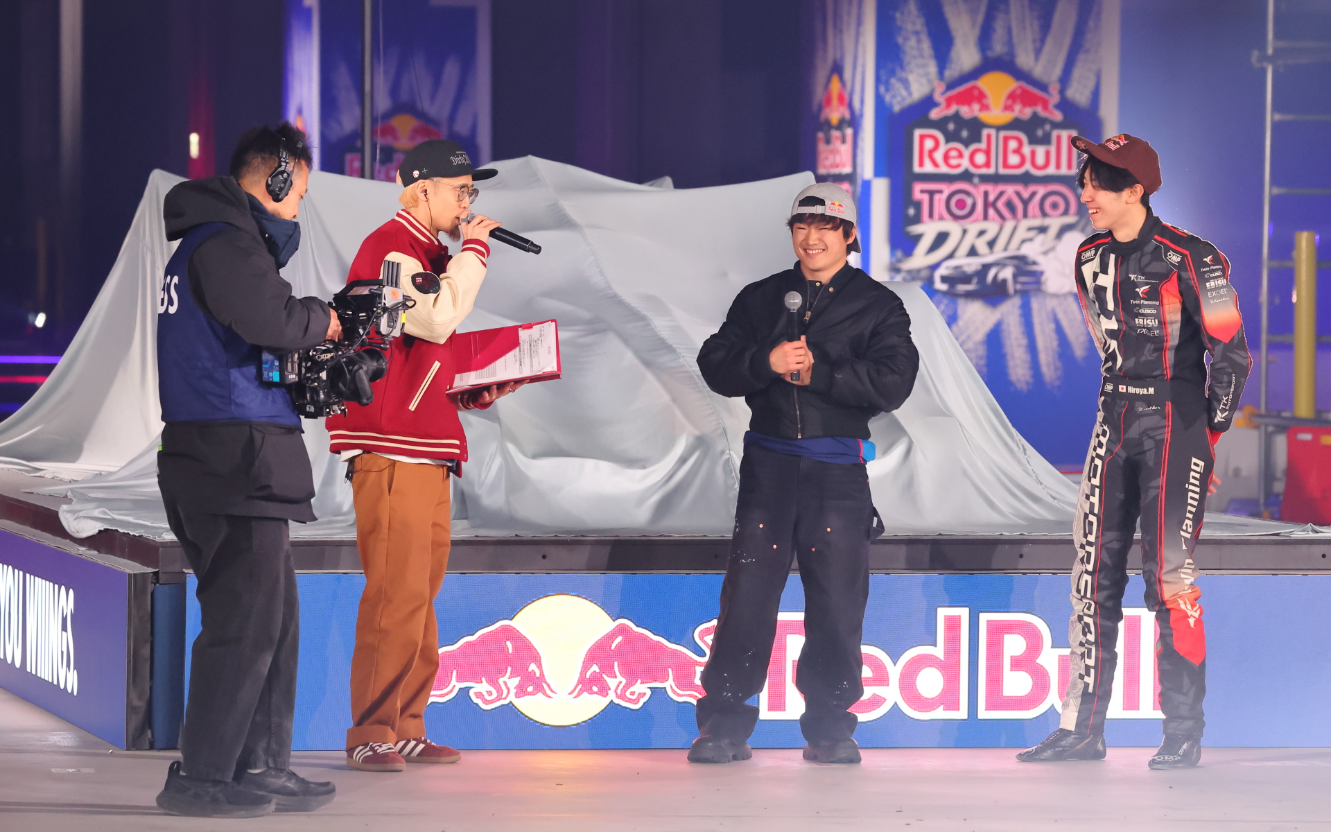 イベント会場には、レッドブルの角田裕毅選手と、TGR-WRCチャレンジプログラムドライバーの箕輪大也選手が登場