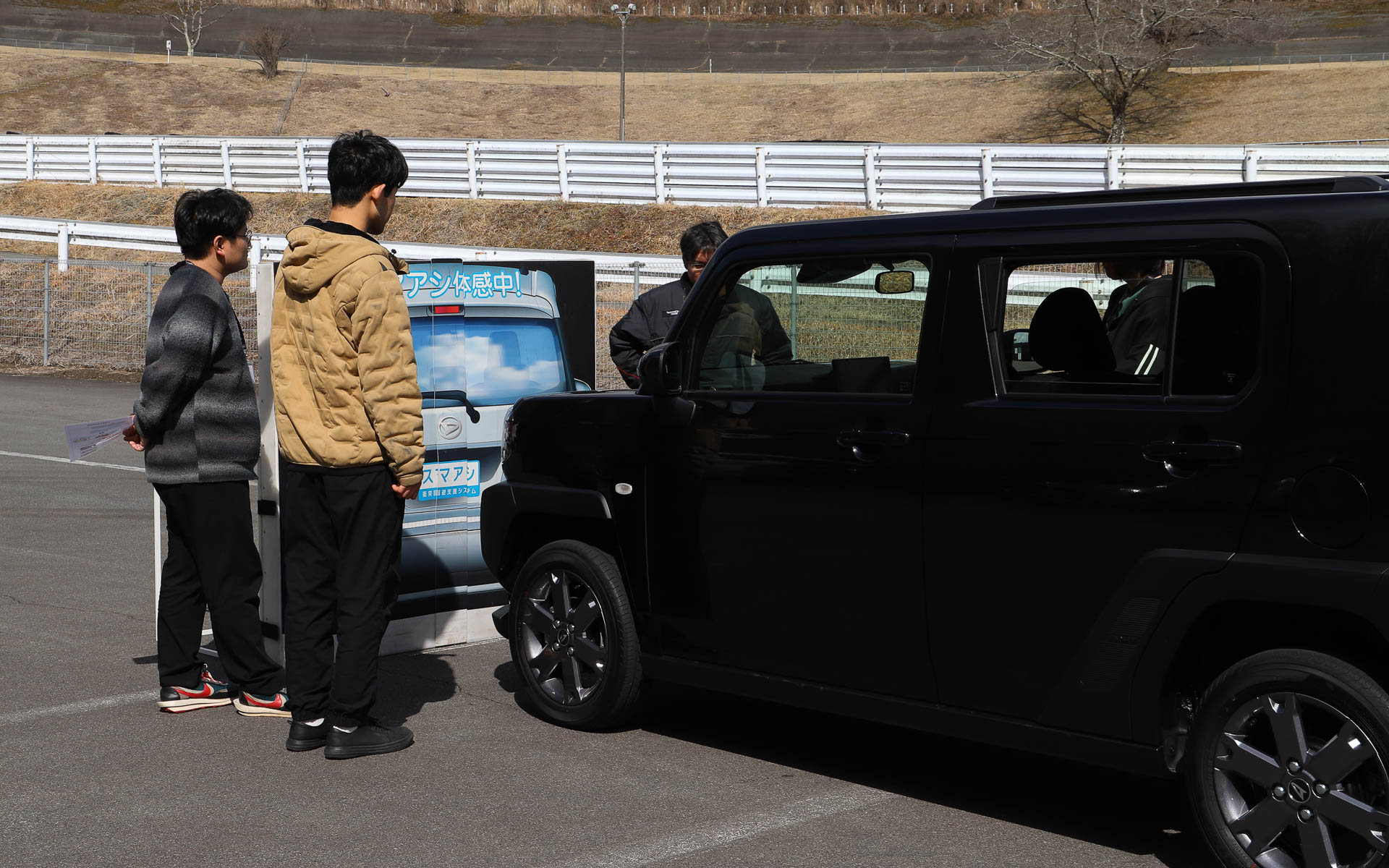 普段あまり体験する機会のない衝突回避支援ブレーキ機能を体感