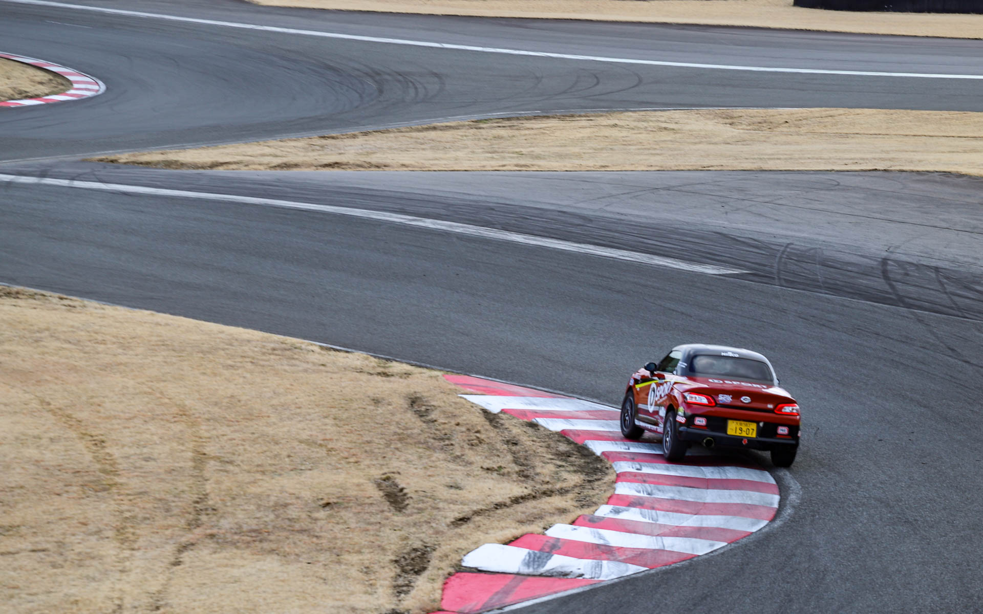 コペン GR SPORT ラリーチャレンジ参戦車両とミライース GR SPORT コンセプトで、プロドライバーによる同乗体験も行なわれた