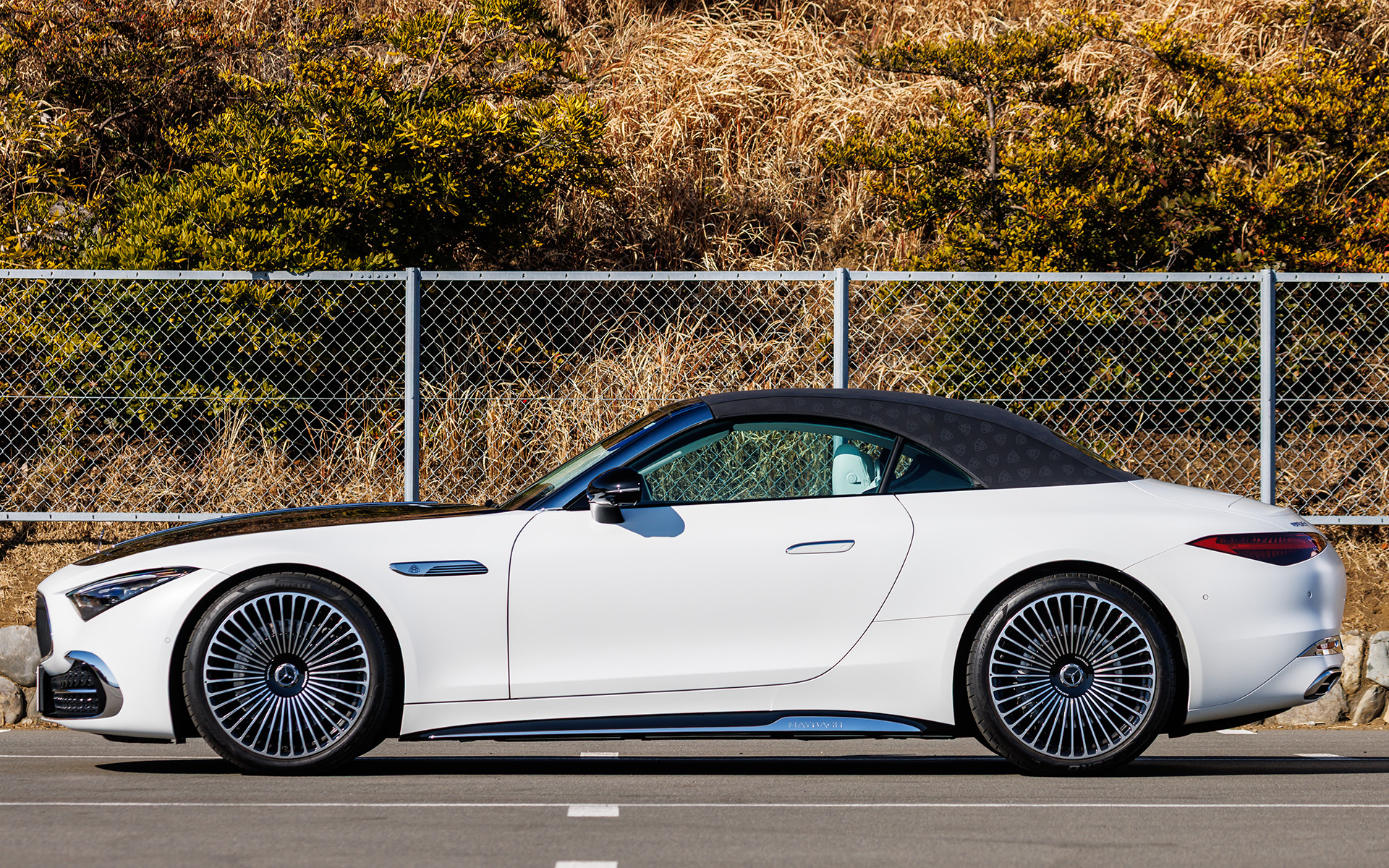 マイバッハSL680モノグラムシリーズは、2024年8月にアメリカのペブルビーチで発表された「メルセデス・マイバッハ」ブランド4車種目となるモデル