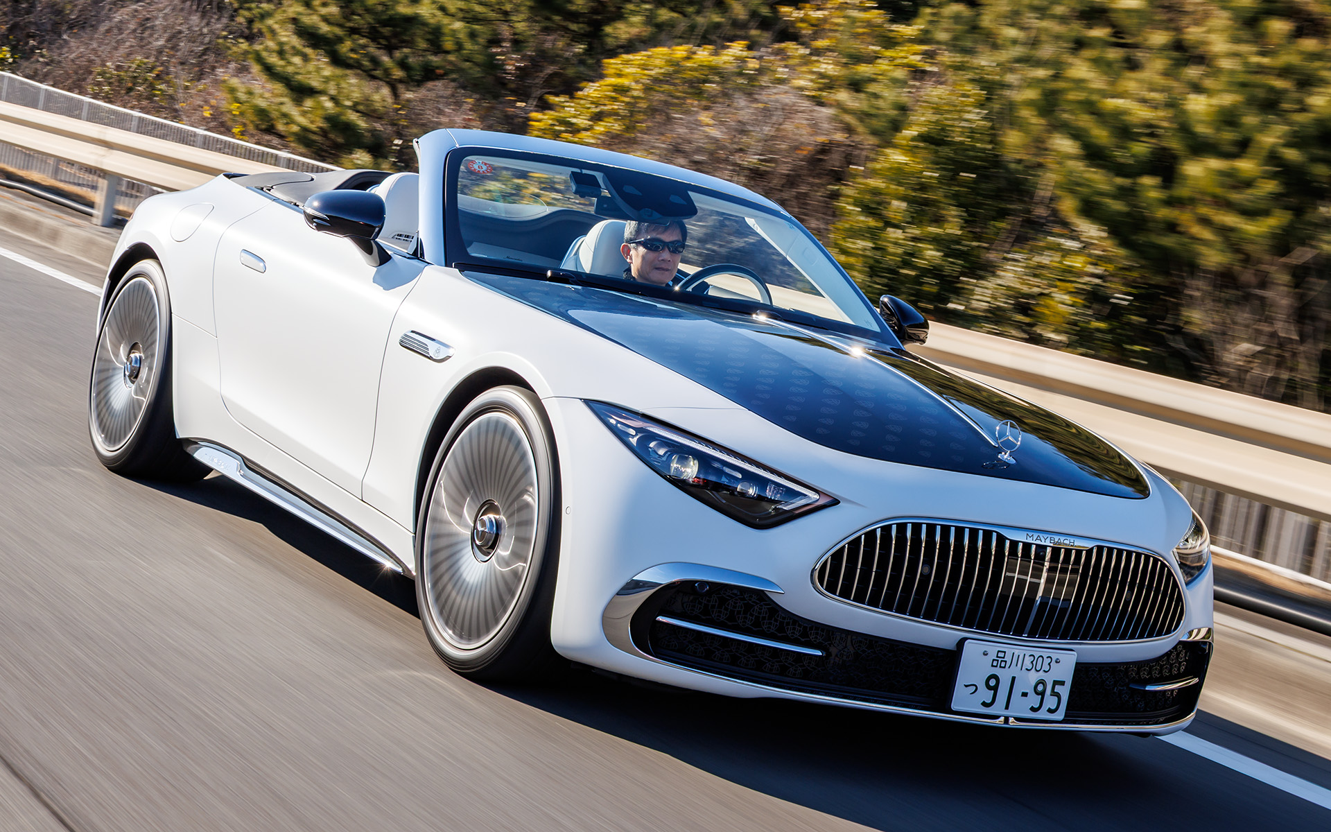 マイバッハ史上もっともスポーティで初の2シーターオープンモデルとなる「メルセデス・マイバッハSL680モノグラムシリーズ」