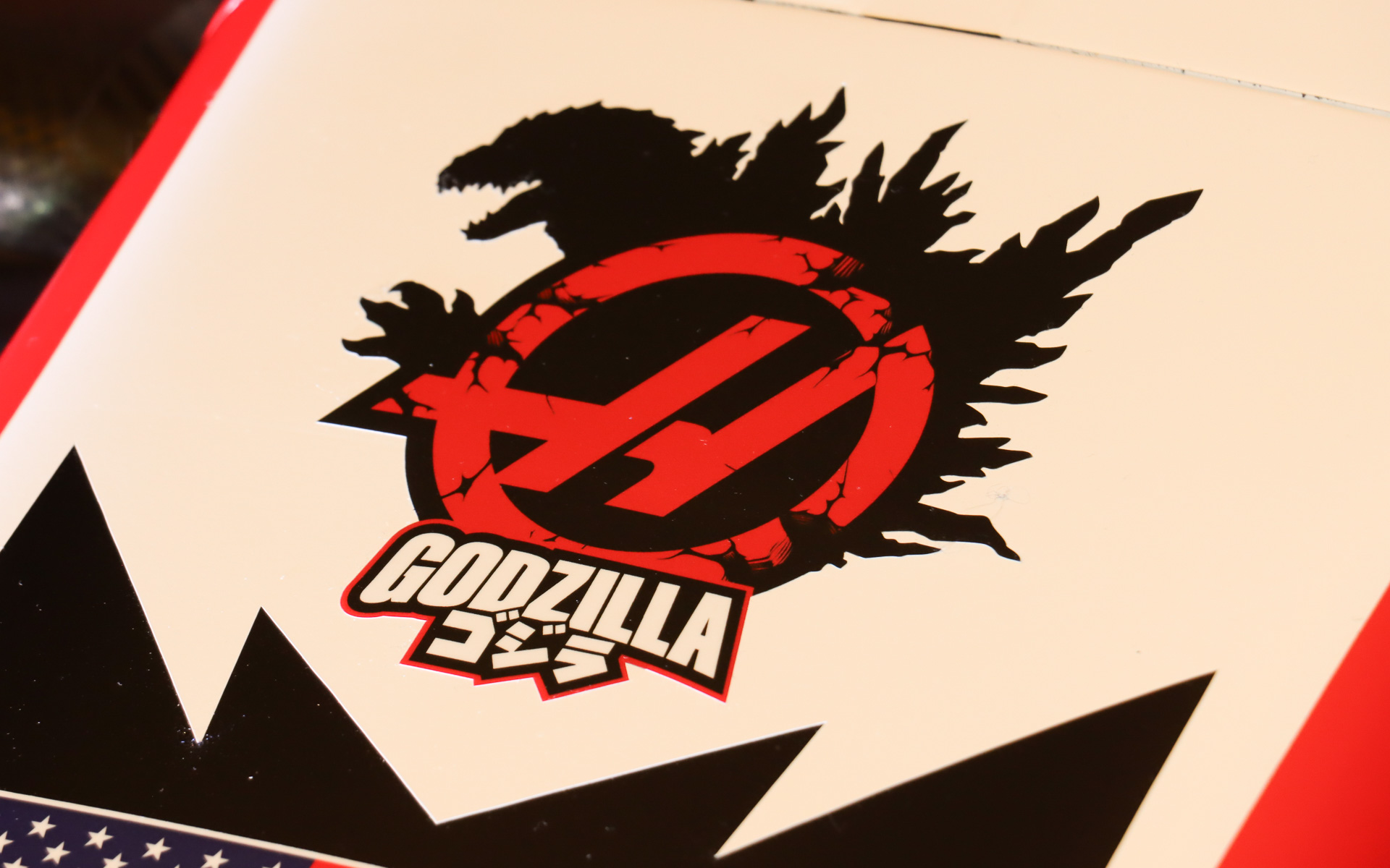 フロントノーズにはハースのチームロゴやアメリカ国旗、TGRのロゴマークと並んでコラボロゴも配置されている