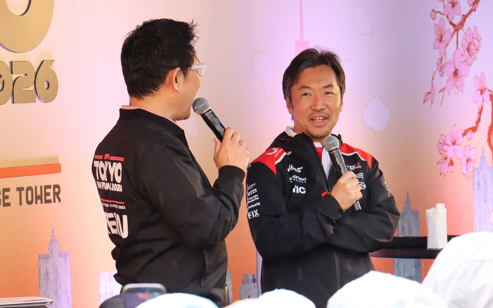 トークショーは各ゲストにピエール北川氏が質問する形式で進められた