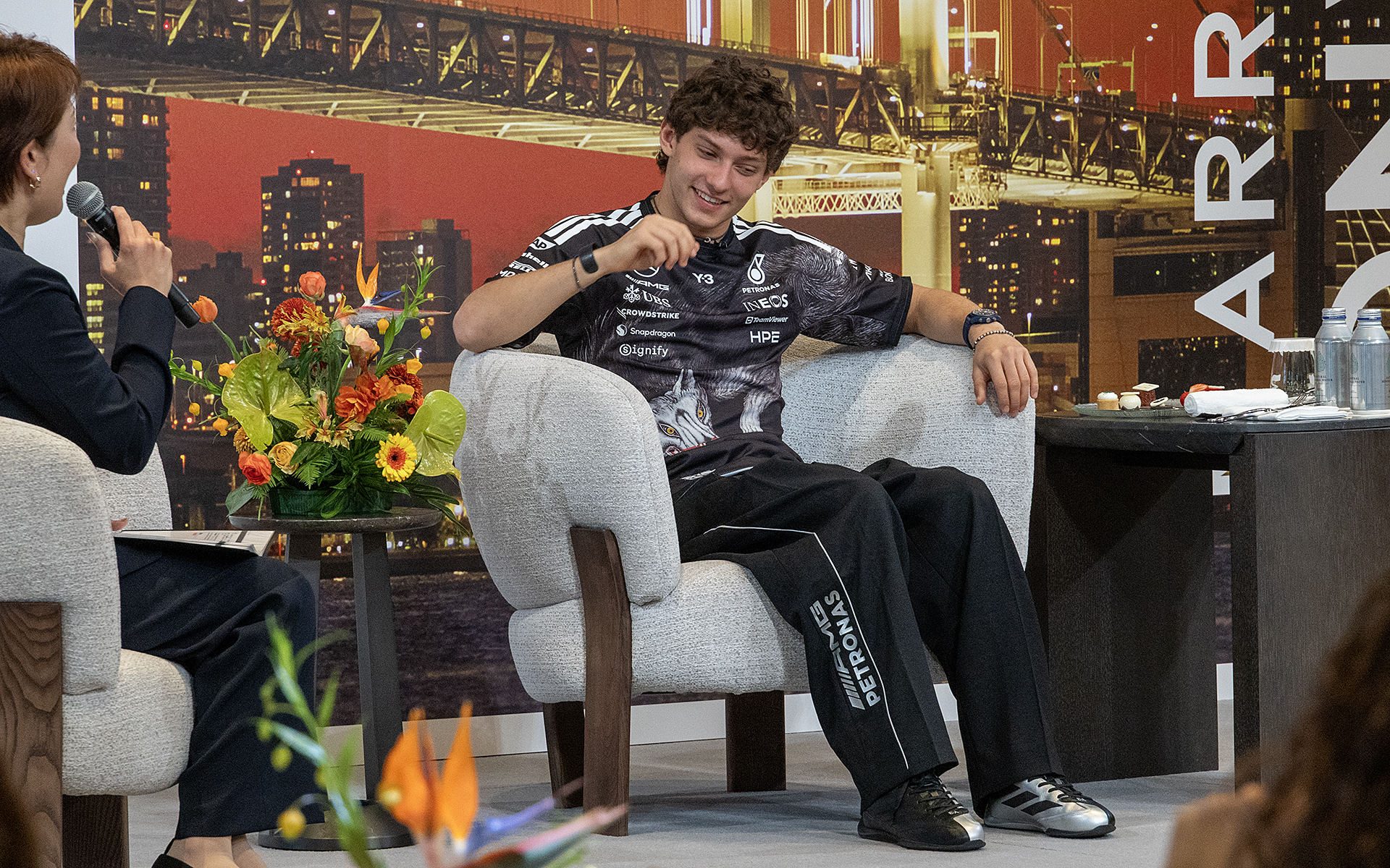 ホテルのPR動画の撮影もあったという。ただその内容がかなりインパクトがあったようで、公開されたらぜひ見てほしいと語っていた