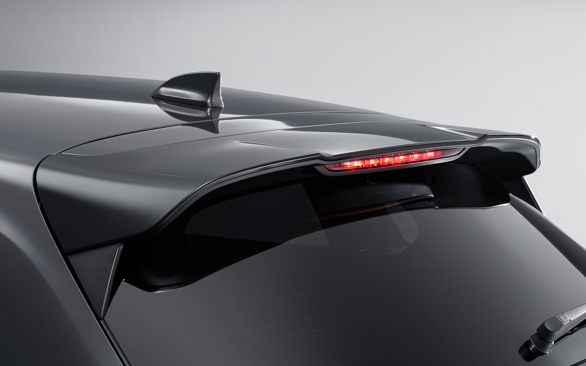 テールゲートスポイラー