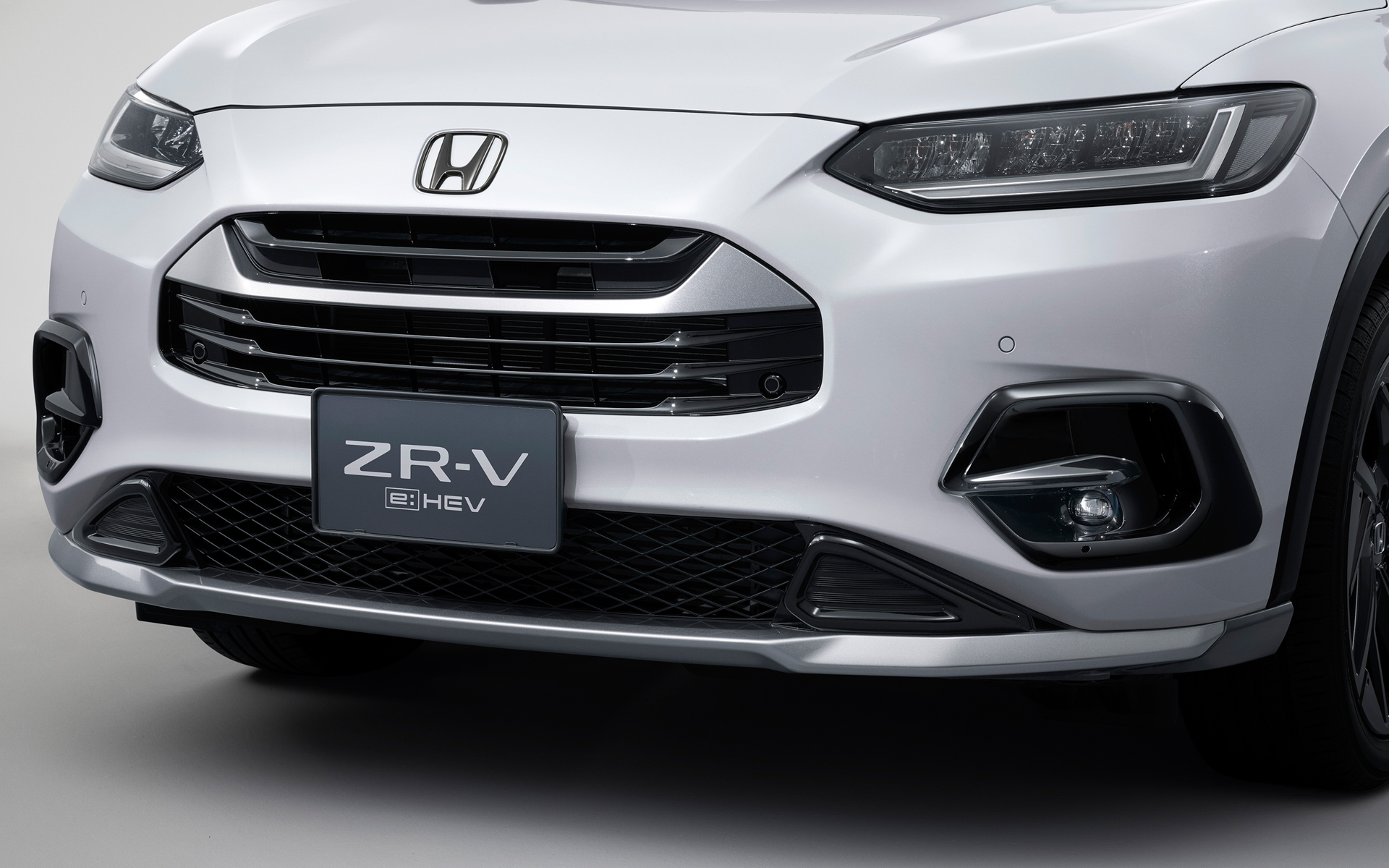 プレミアムスタイルの新作「フロントグリル」