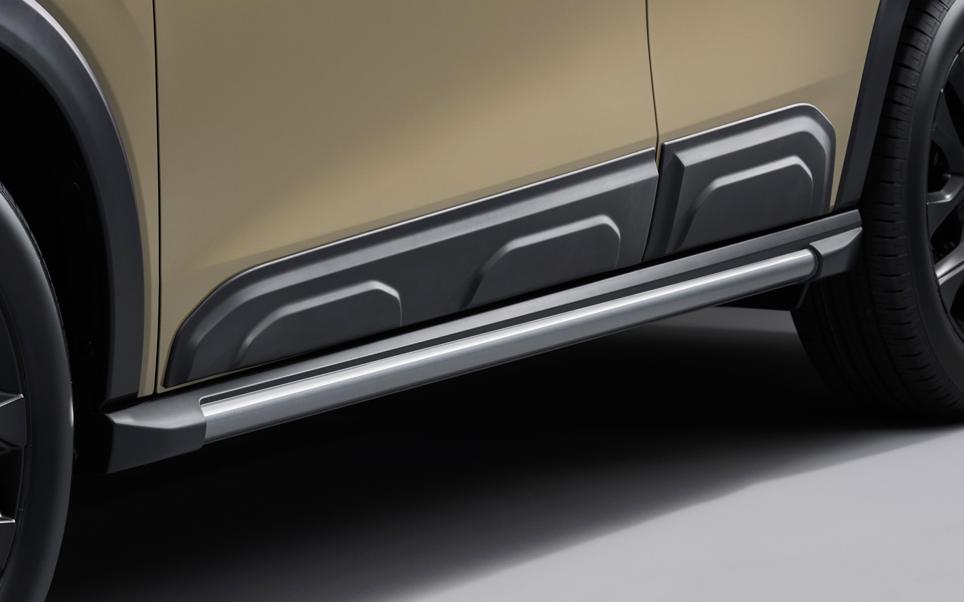 クロスツーリング専用アイテムの「ボディサイドモール」が登場