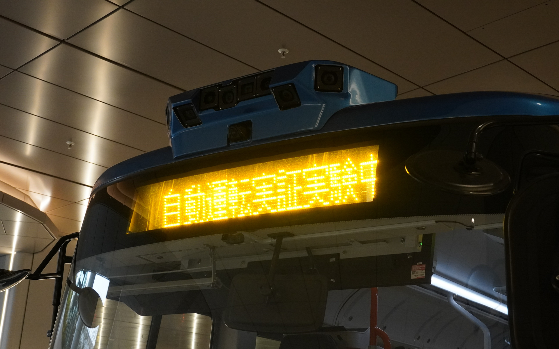 センサー類は車両の外部に多数付く