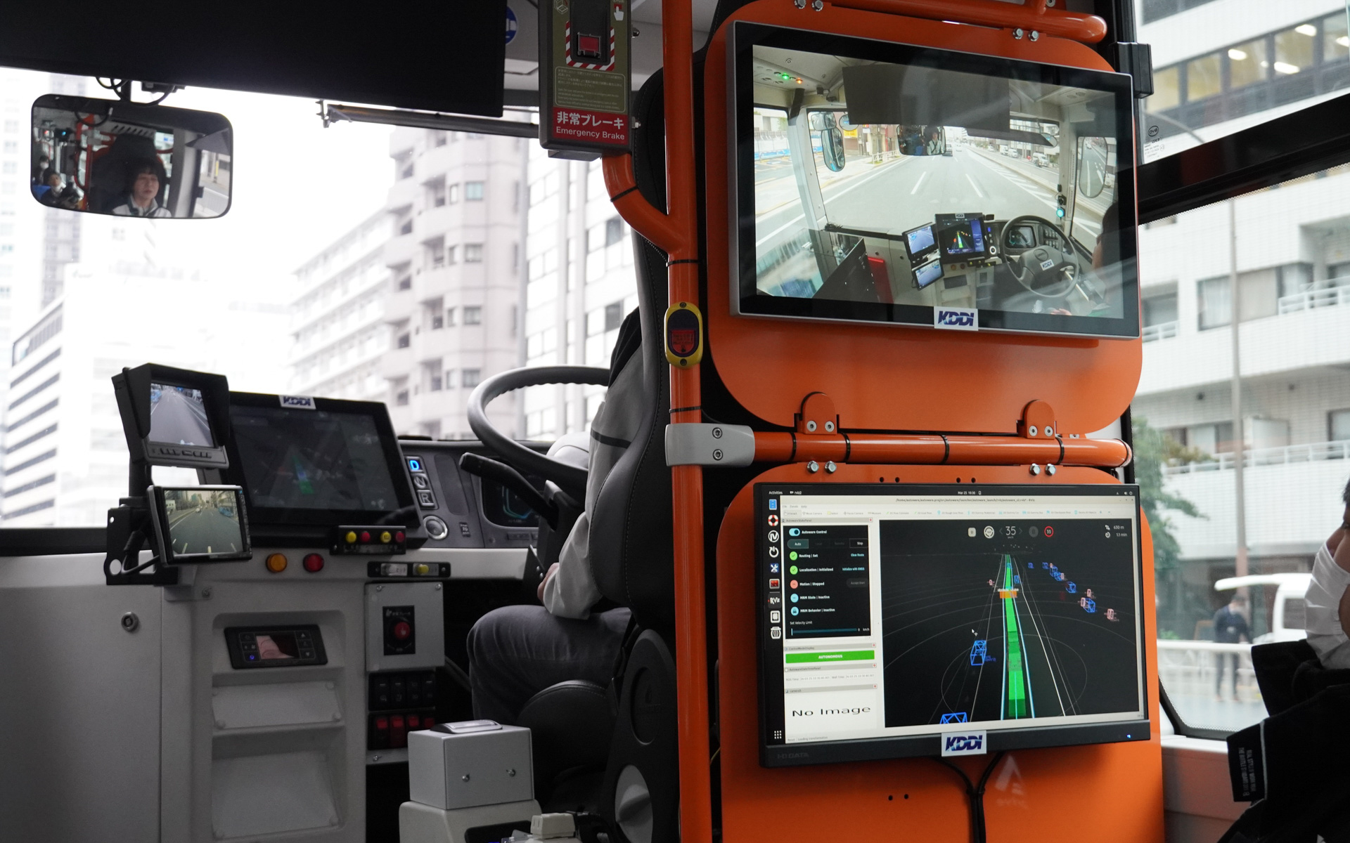 第一京浜の直線を走行中。速度は最高の35km/hを出している