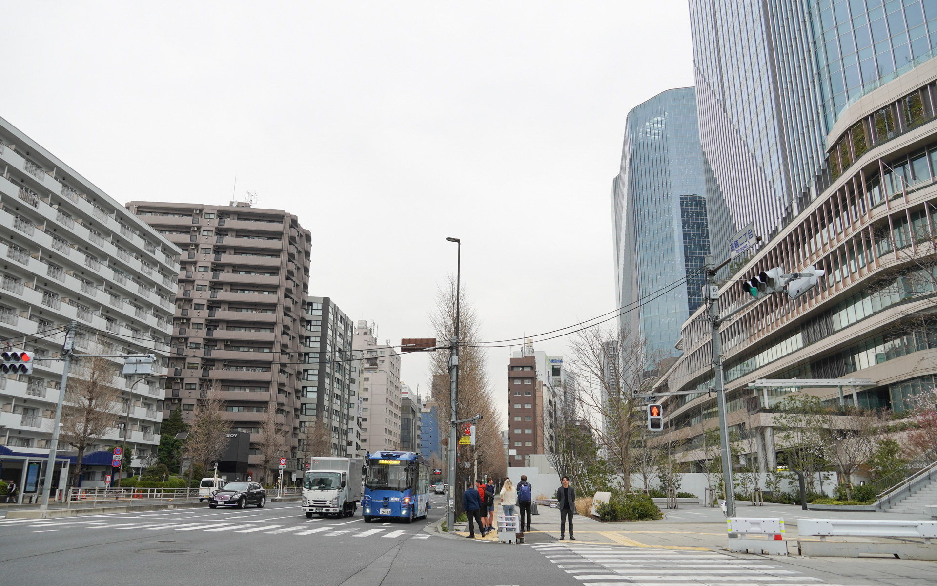 TAKANAWA GATEWAY CITY周辺を走る自動運転バス