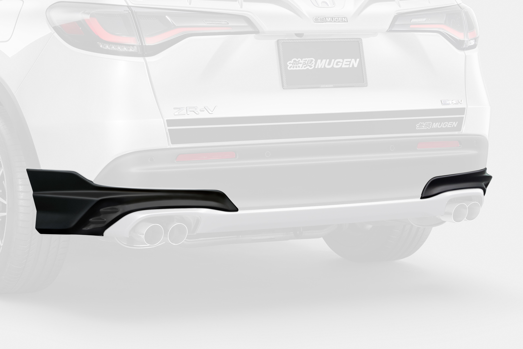 左右分割の2ピース構造で、標準装備リアアンダースポイラーより約20mmダウンする「リアアンダースポイラー」は、つや消し黒塗装とクリスタルブラック･パールが8万8000円。未塗装が7万7000円