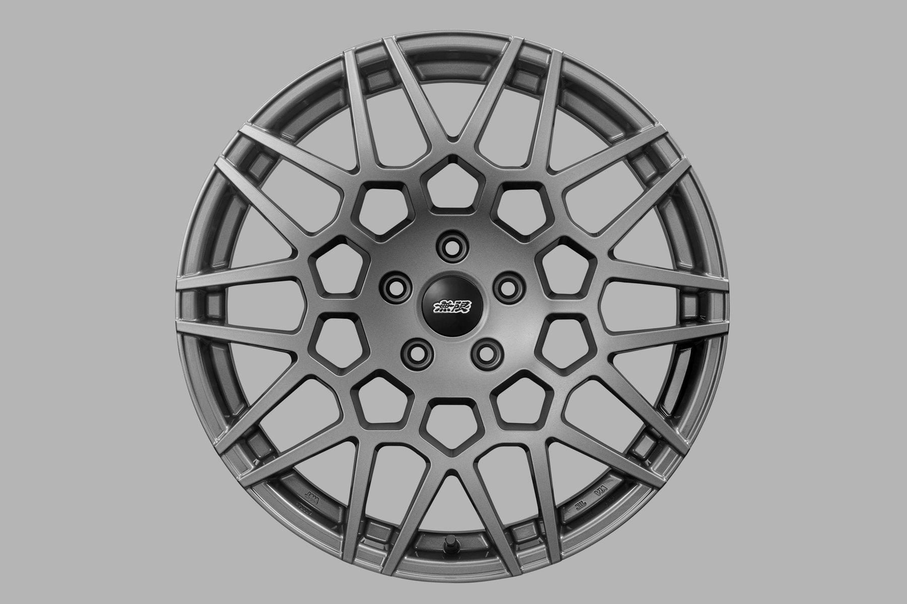 サイズは19×8.5J インセット＋50。専用ホイールナットは別売りで、推奨タイヤサイズは235/45R19