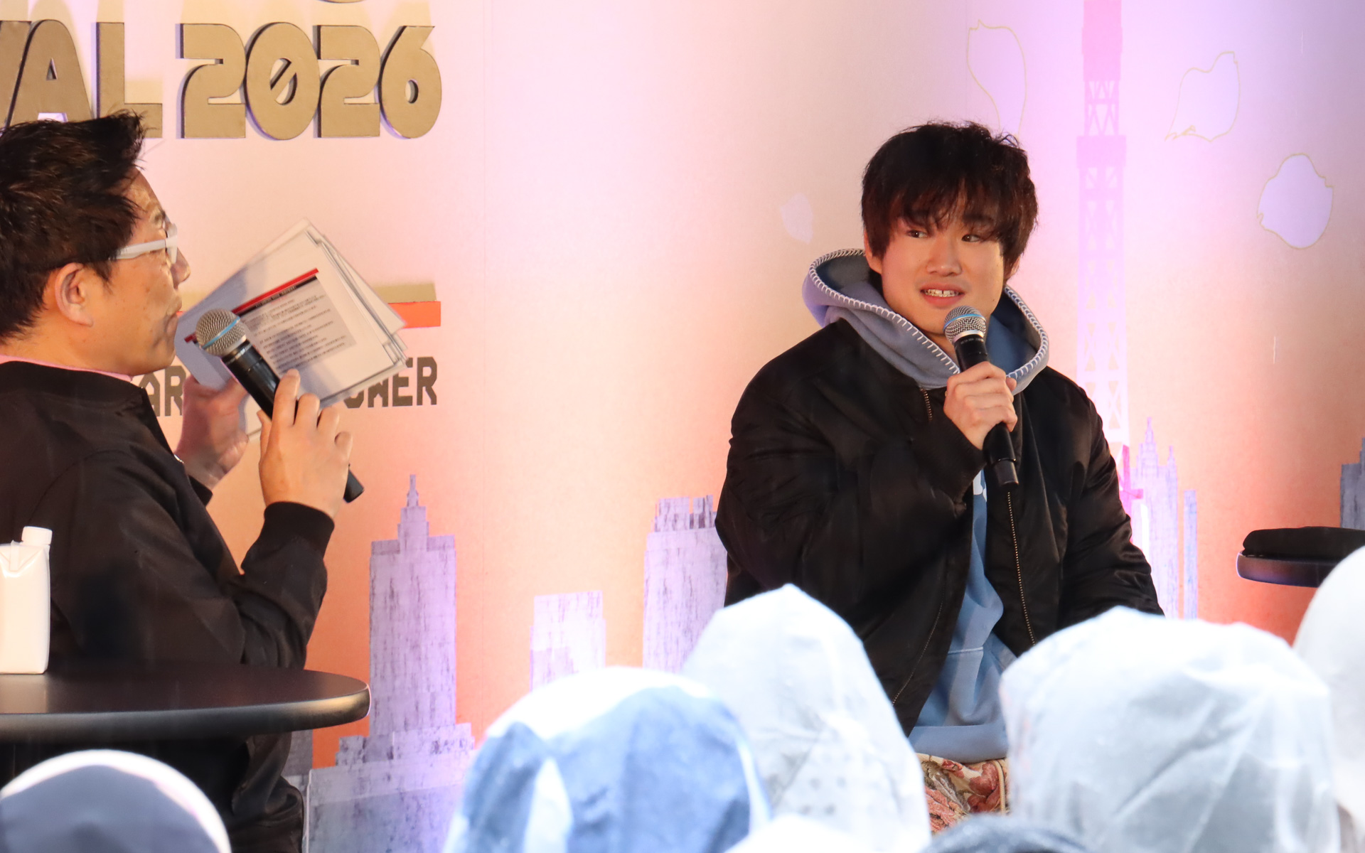 角田選手が軽自動車の「ルークス」で温泉までドライブしたと聞いて驚きの声を上げるピエール北川氏