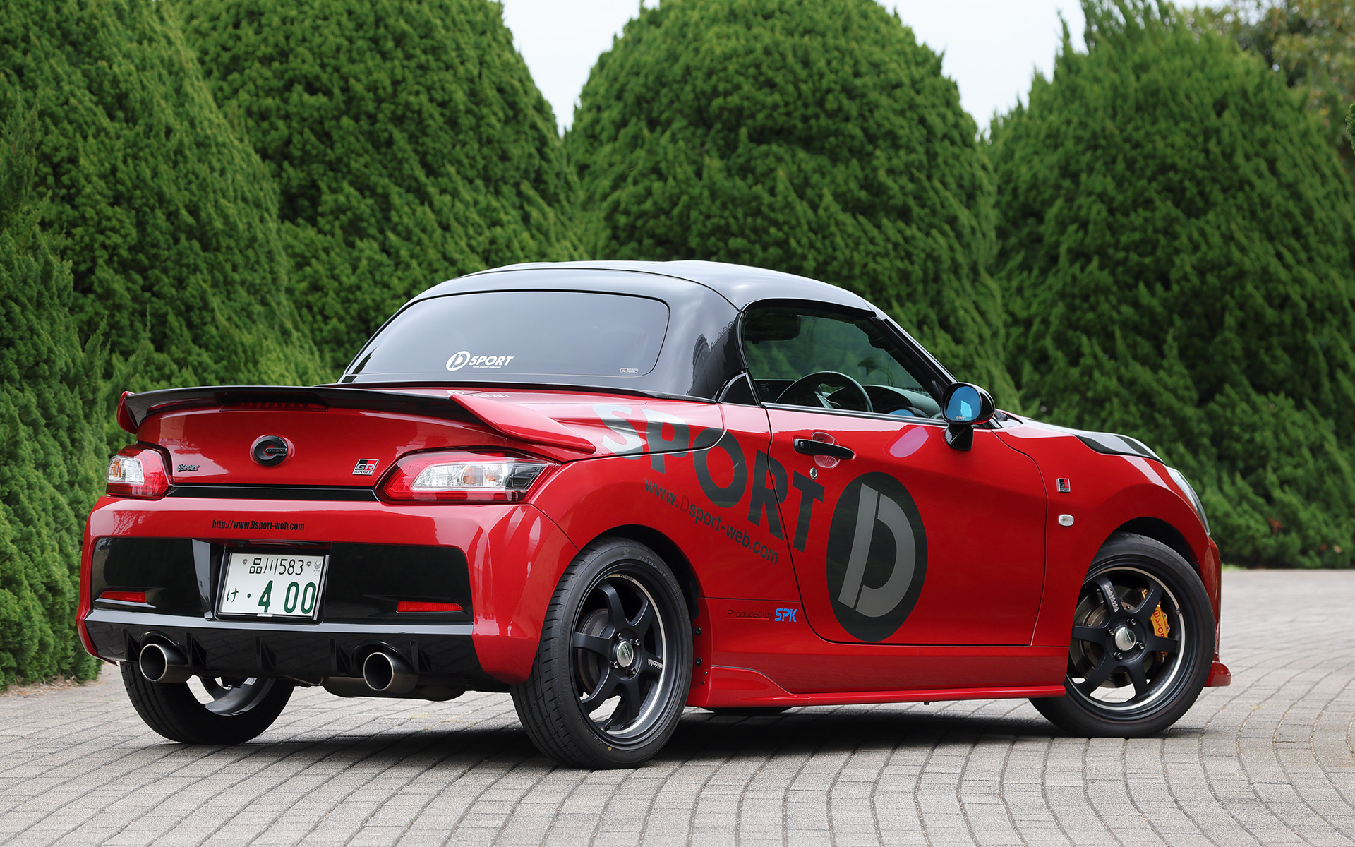 「貫通六角ナット」「D-SPORT×FUJITSUBOマフラー（ポリッシュテール）」「キャリパーキット」も装着している