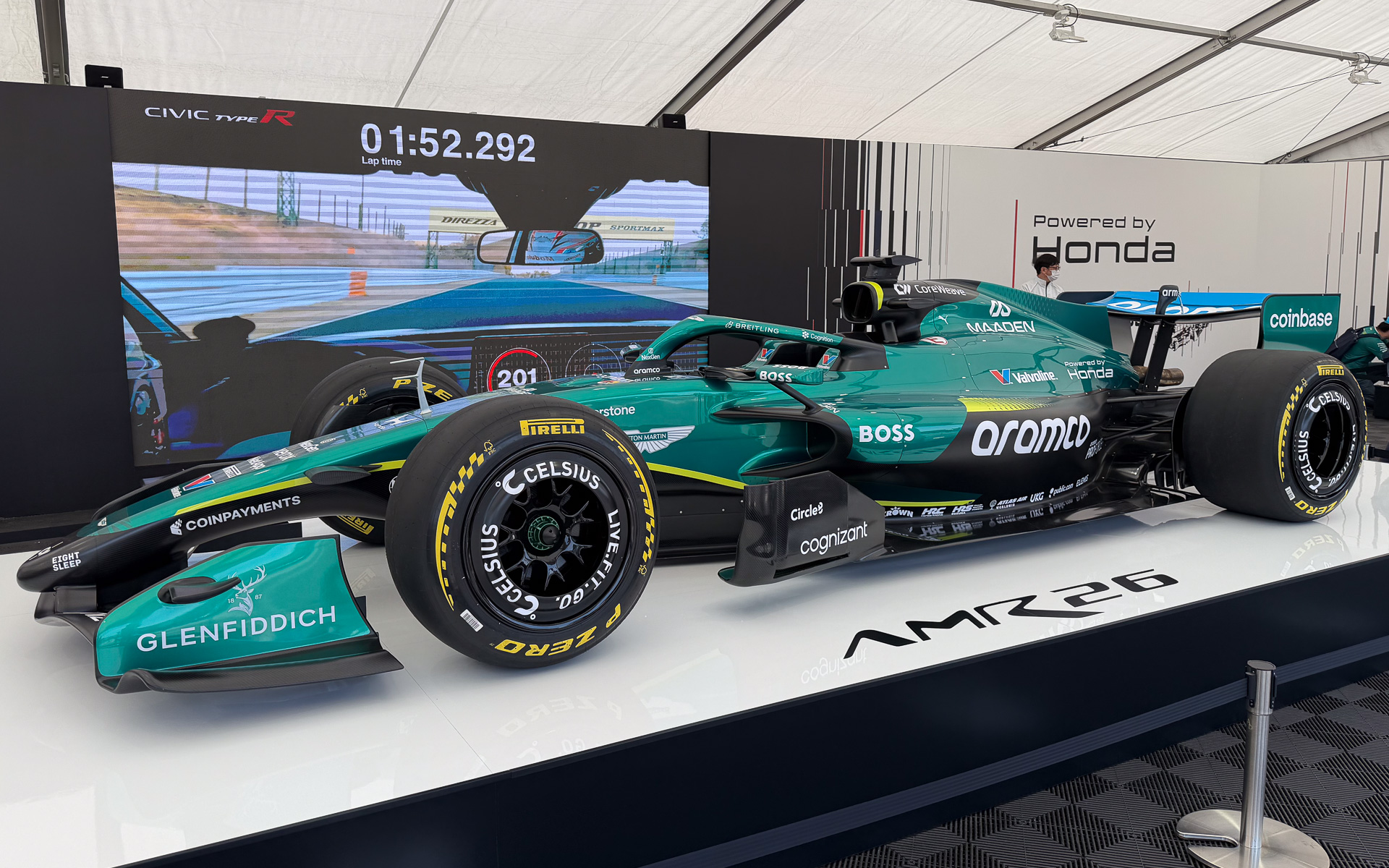 「プレリュードHRCコンセプト」とともに展示されていた、アストンマーティン・ホンダのF1マシン「AMR26」