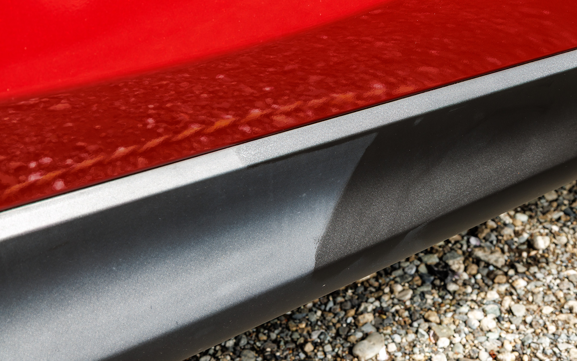 経年劣化で白ボケした未塗装樹脂を手軽に復活！