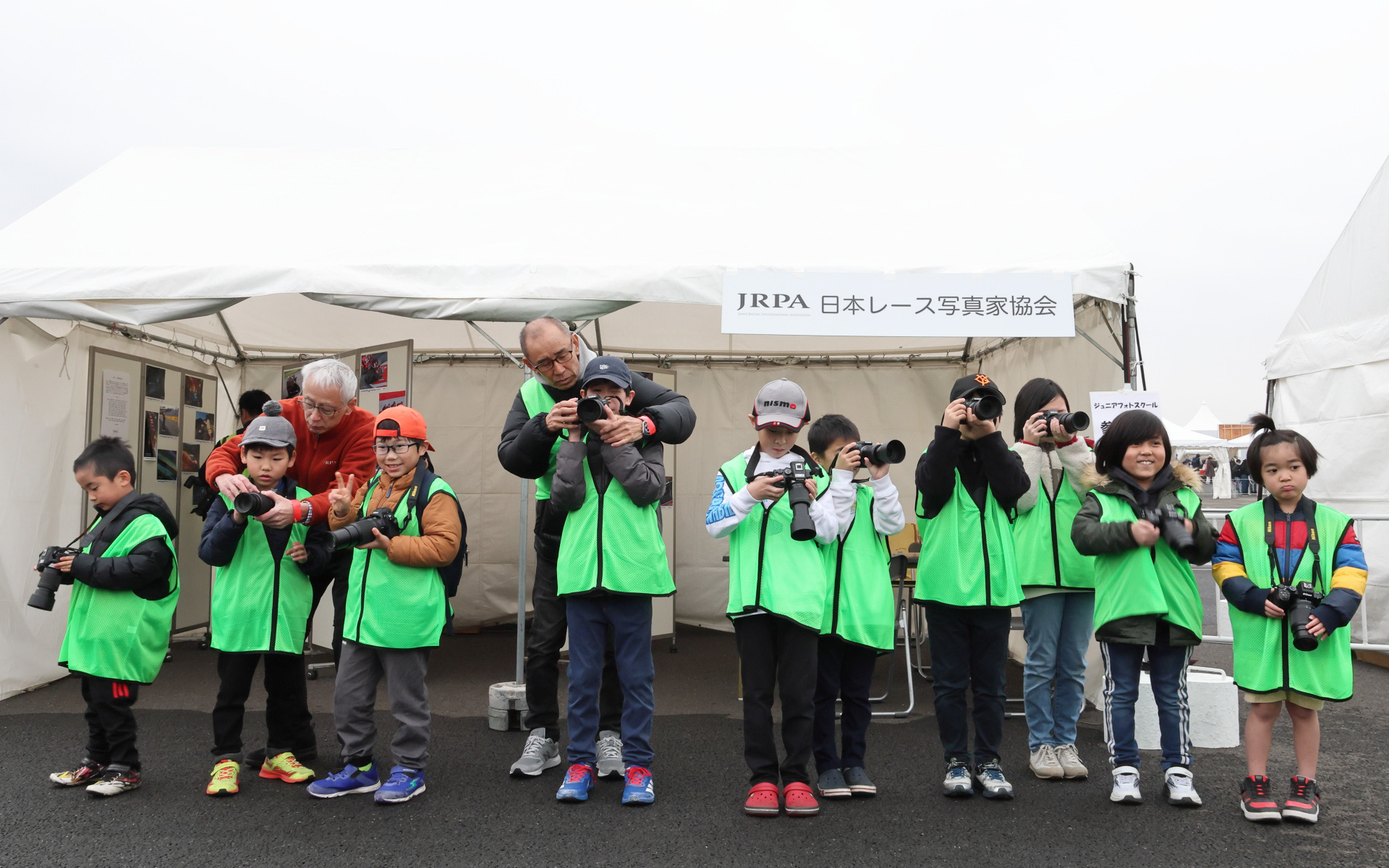 講習は各回10名の定員で期間中4回行なわれた