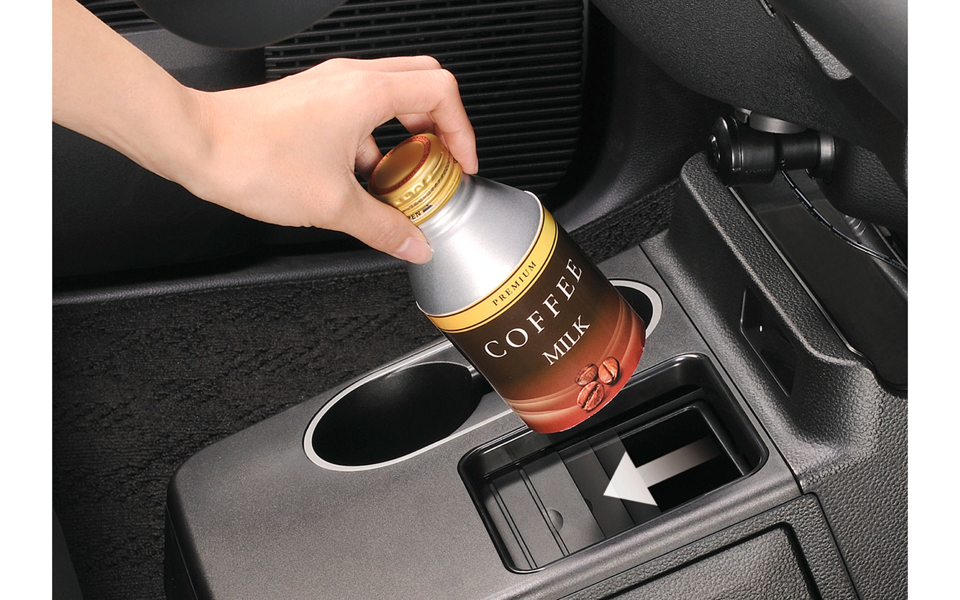 手をかざすとフタが自動で開閉