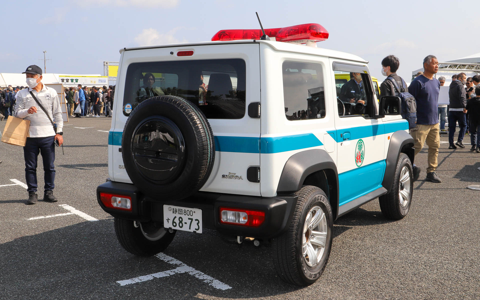 機動隊仕様のジムニー。実際に被災地の救援にも向かった車両とのこと。希望をすれば中に乗り込むこともできた