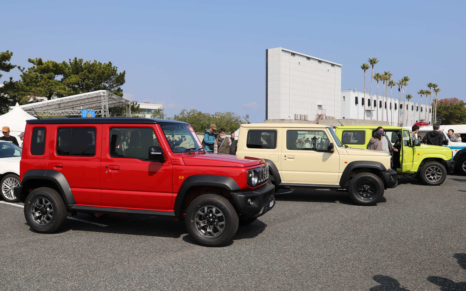 標準仕様のジムニー、ジムニー シエラ、ジムニー ノマドも展示された