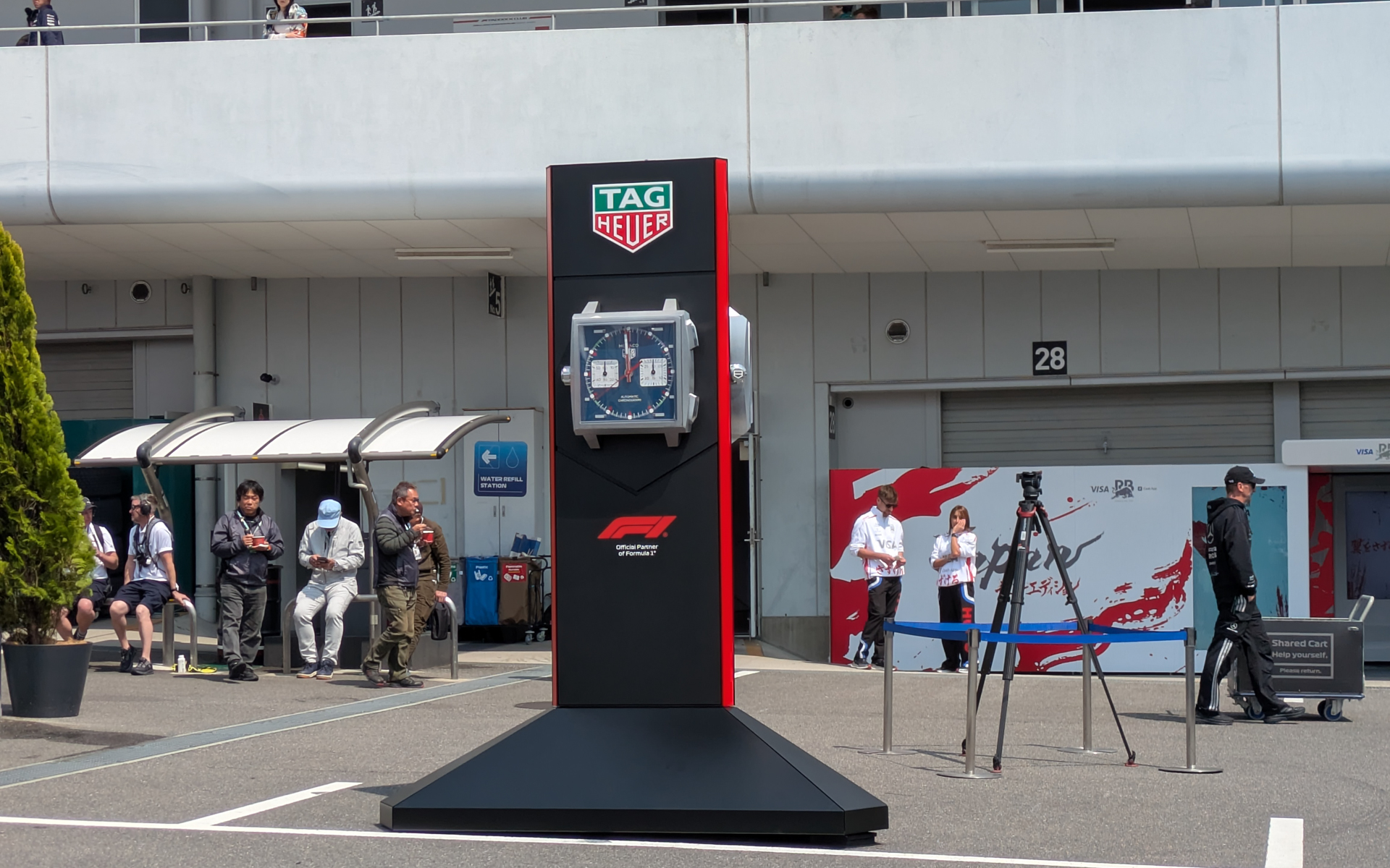 いろいろな場所にスポンサーであるタグ・ホイヤーの時計が掲示されていた