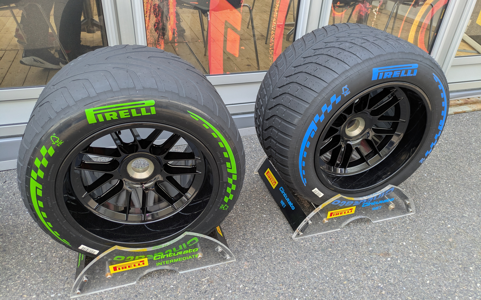 展示されていたウェットタイヤ