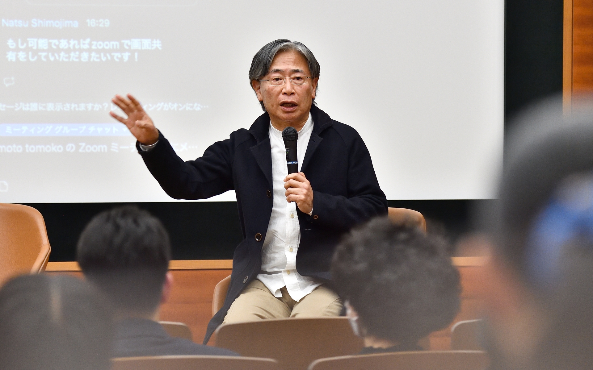 「誰も30年後の世界を予測できず不安を感じる人もいるかもしれないが、それよりも自分がどう生きていくかを考えていってほしい」と語る中邑賢龍先生