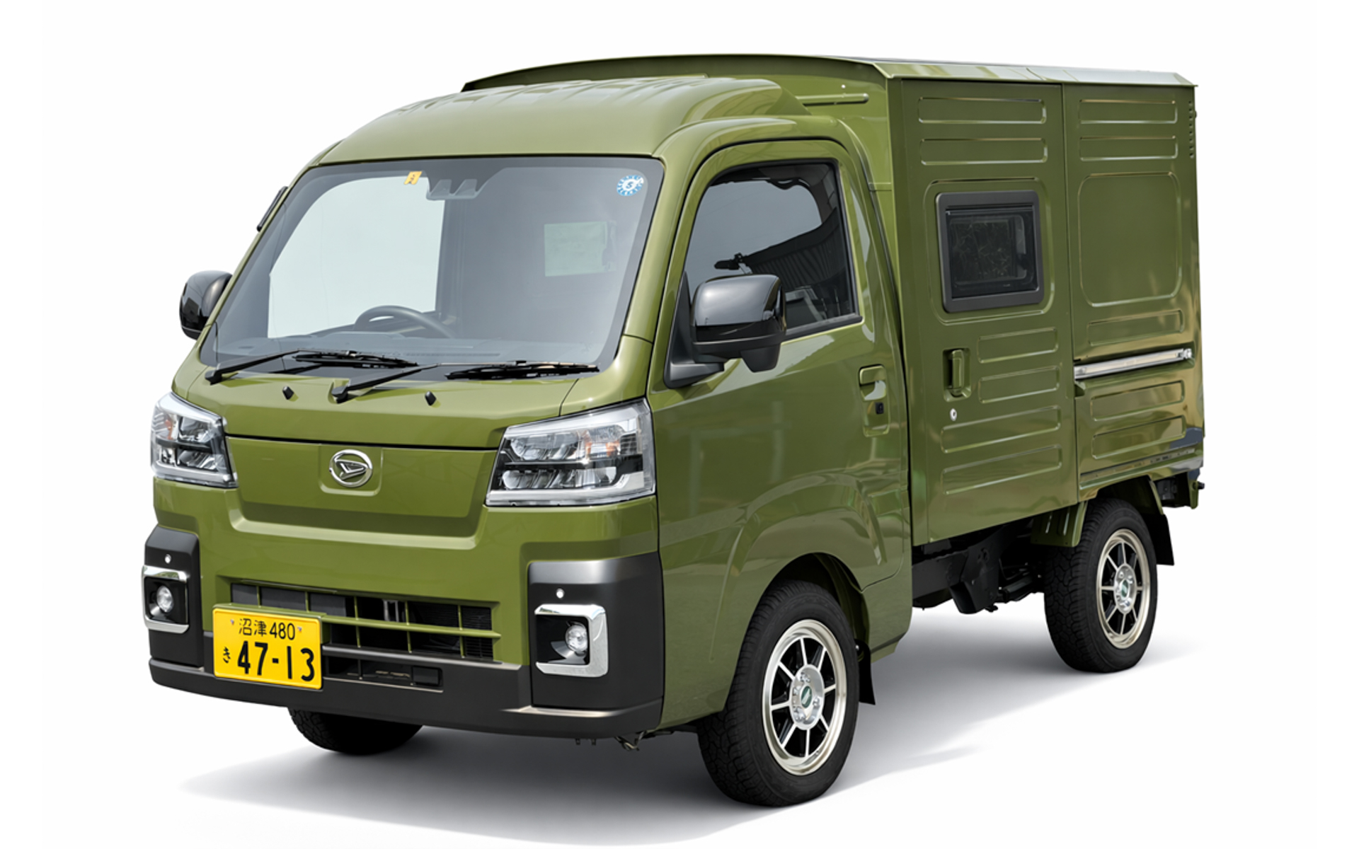 ダイハツ「ハイゼット」ベースの軽キャンパー「クオッカ」