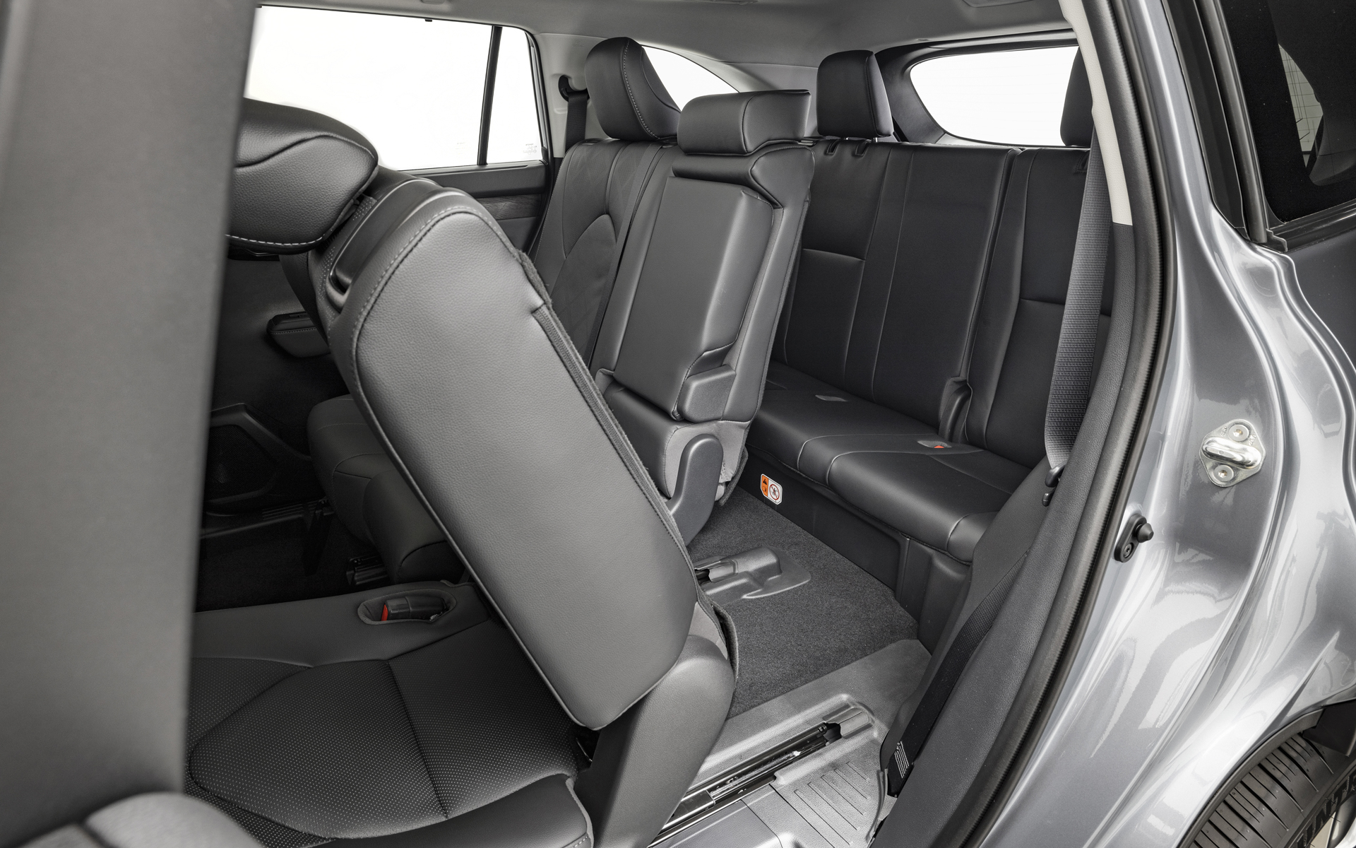 ハイランダーLimited ZR Hybridの後席（内装色ブラック）