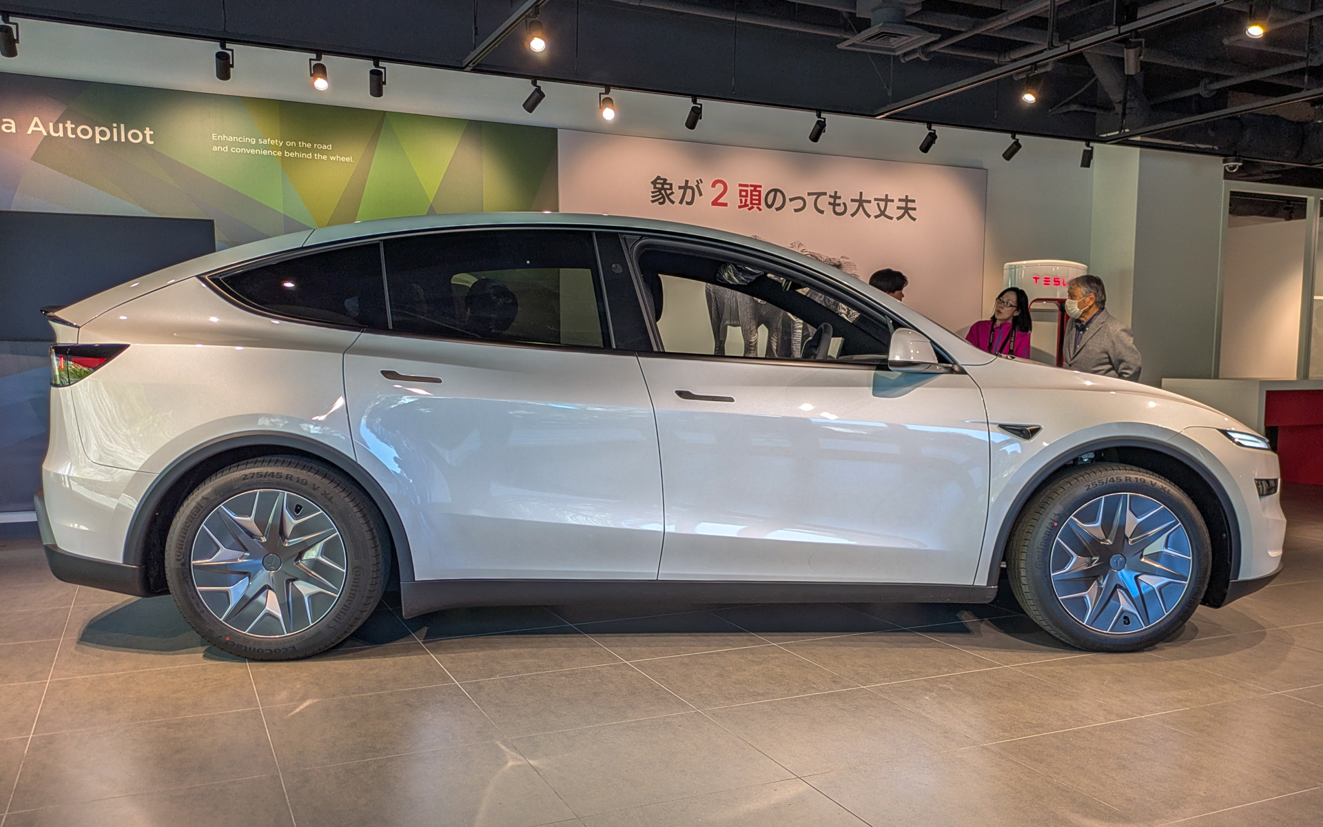 ホイールベースは3040mm