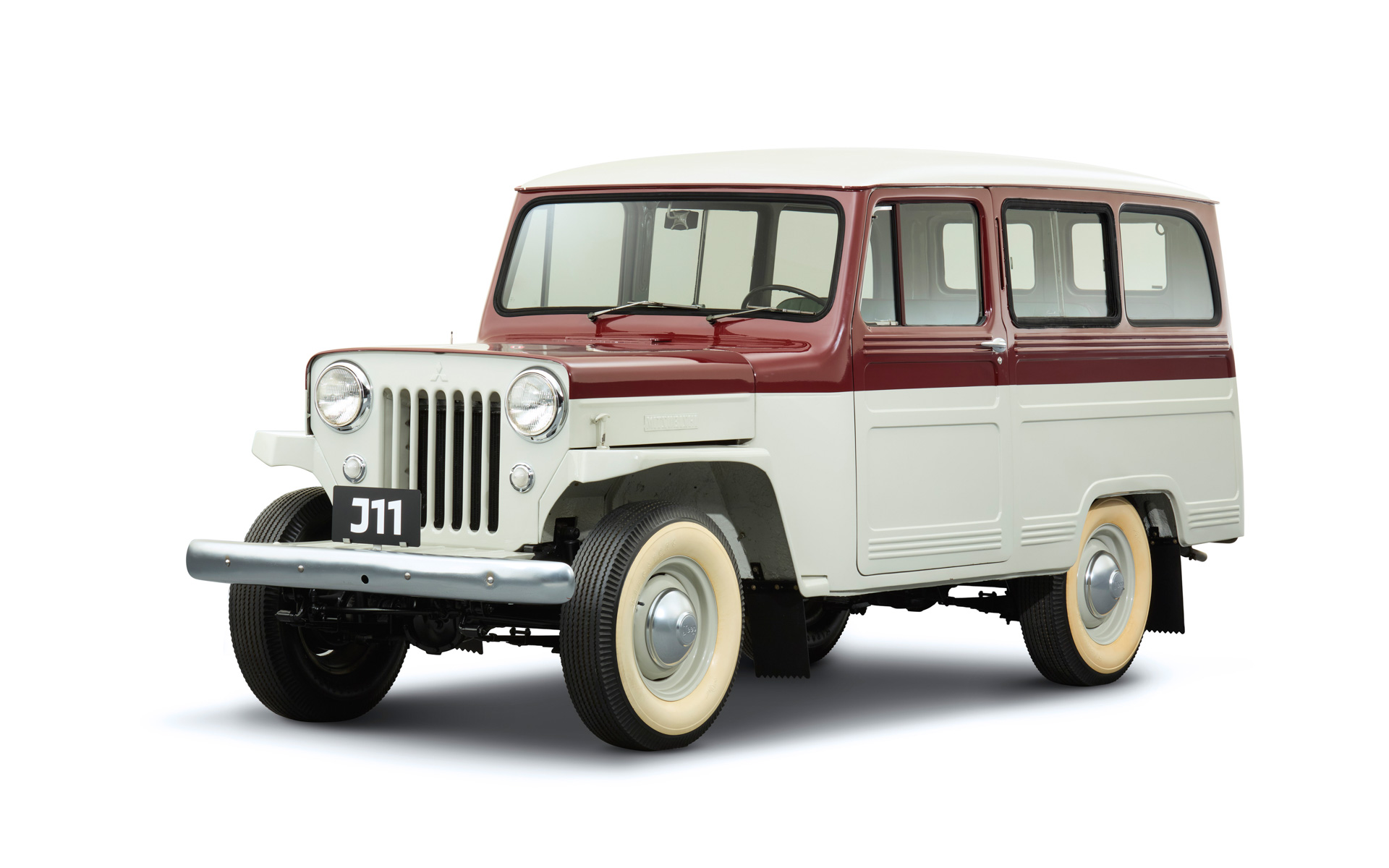J11デリバリ・ワゴン（1953年）：米国ウィリス・オーバーランド社との提携によりノックダウン生産された本格4WD車。駆動方式には、後輪駆動、および前後直結式の四輪駆動を選択できるパートタイム式4WDを採用。展示車は左ハンドル、2ドアの5人乗りモデルで、2.2リッターガソリンエンジンを搭載