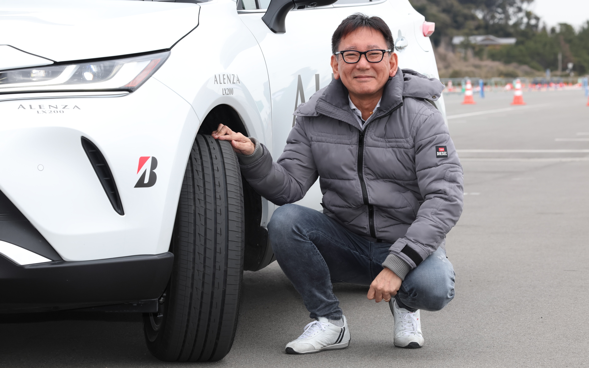 まずはクローズドコースでスラロームなどを試した