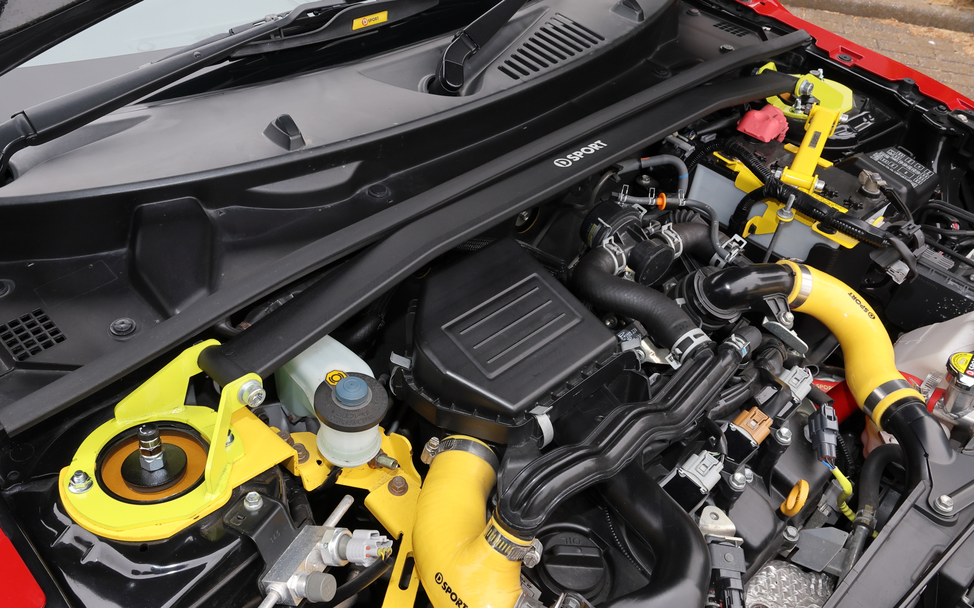 D-SPORTからダイハツ・コペン（LA400K/A）用「ストラットタワーバー」が登場