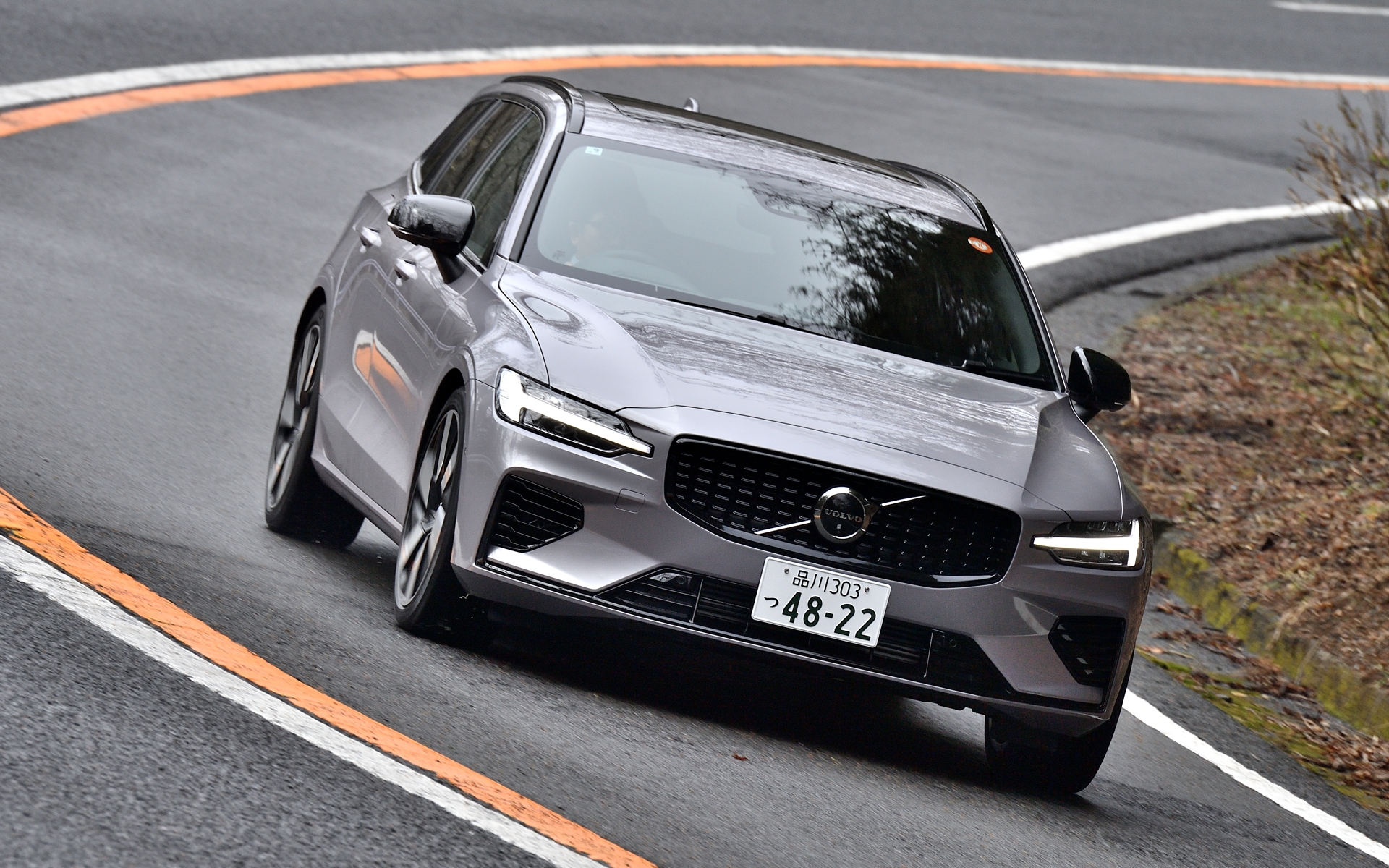 ステアリングフィールはとってもおだやか