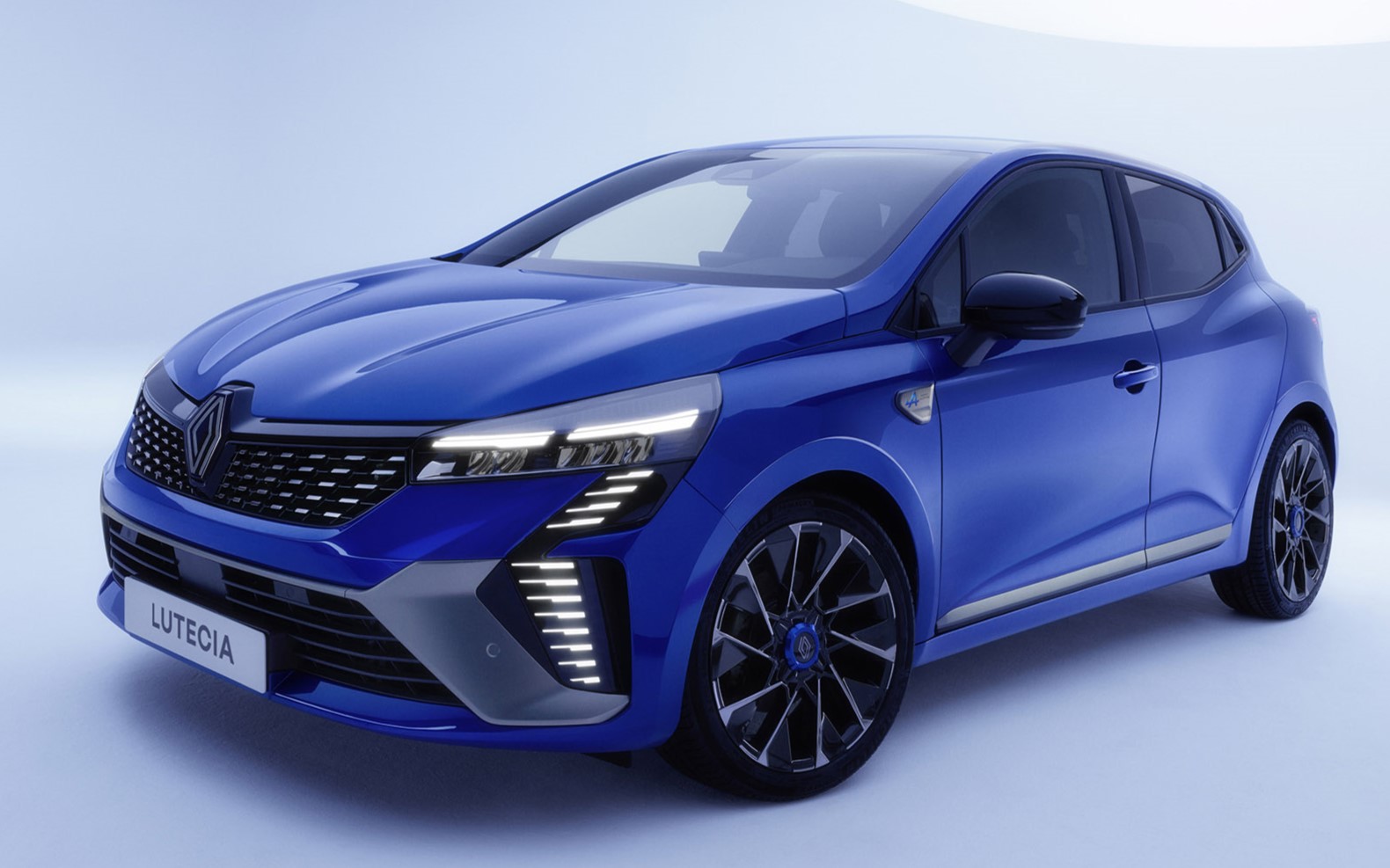 ルノー「ルーテシア エスプリ アルピーヌ フルハイブリッド E-TECH」