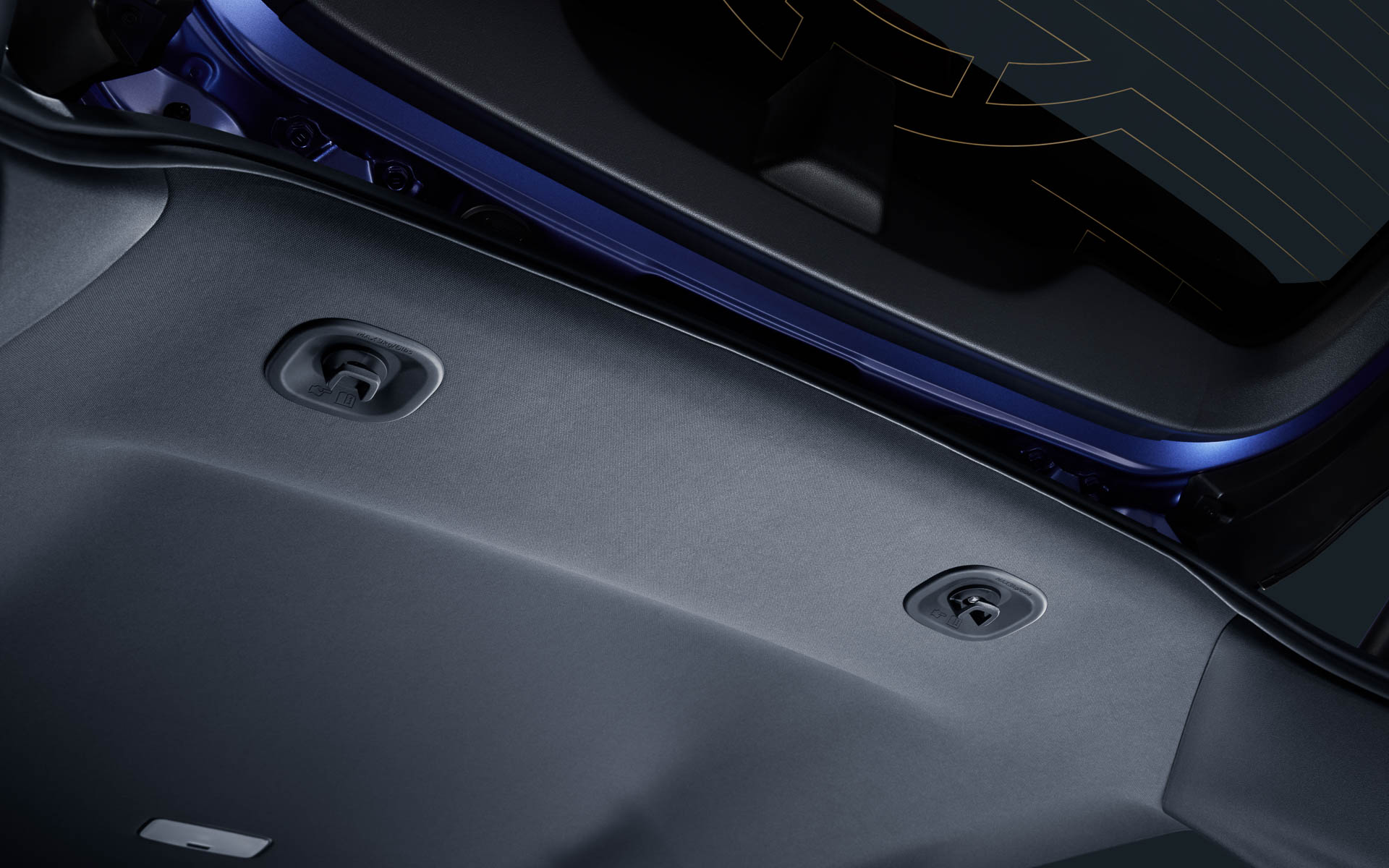 カーゴルームの使い勝手を向上するアイテムを採用