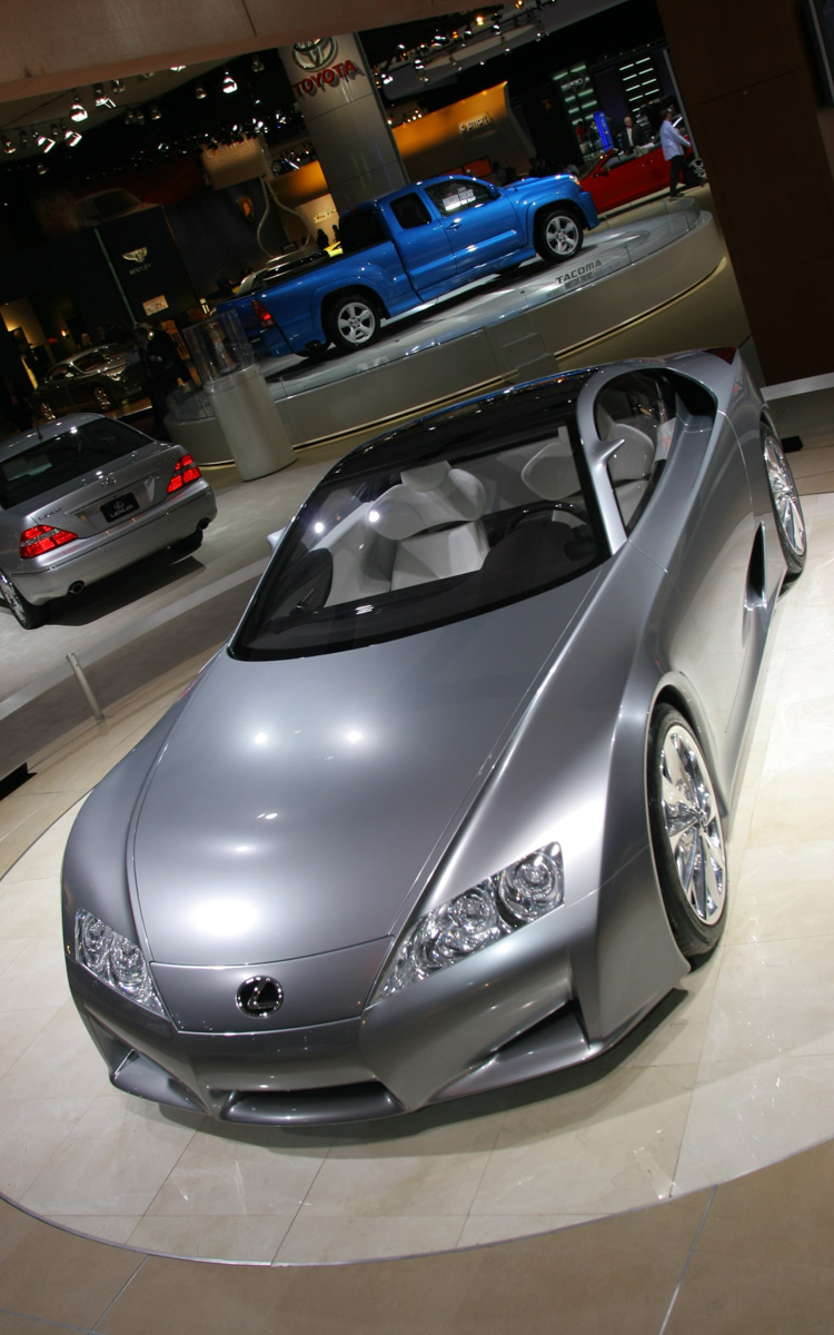 2005年のデトロイトショーで世界初公開された「レクサスLF-A（レクサス・フューチャー・アドバンス）」