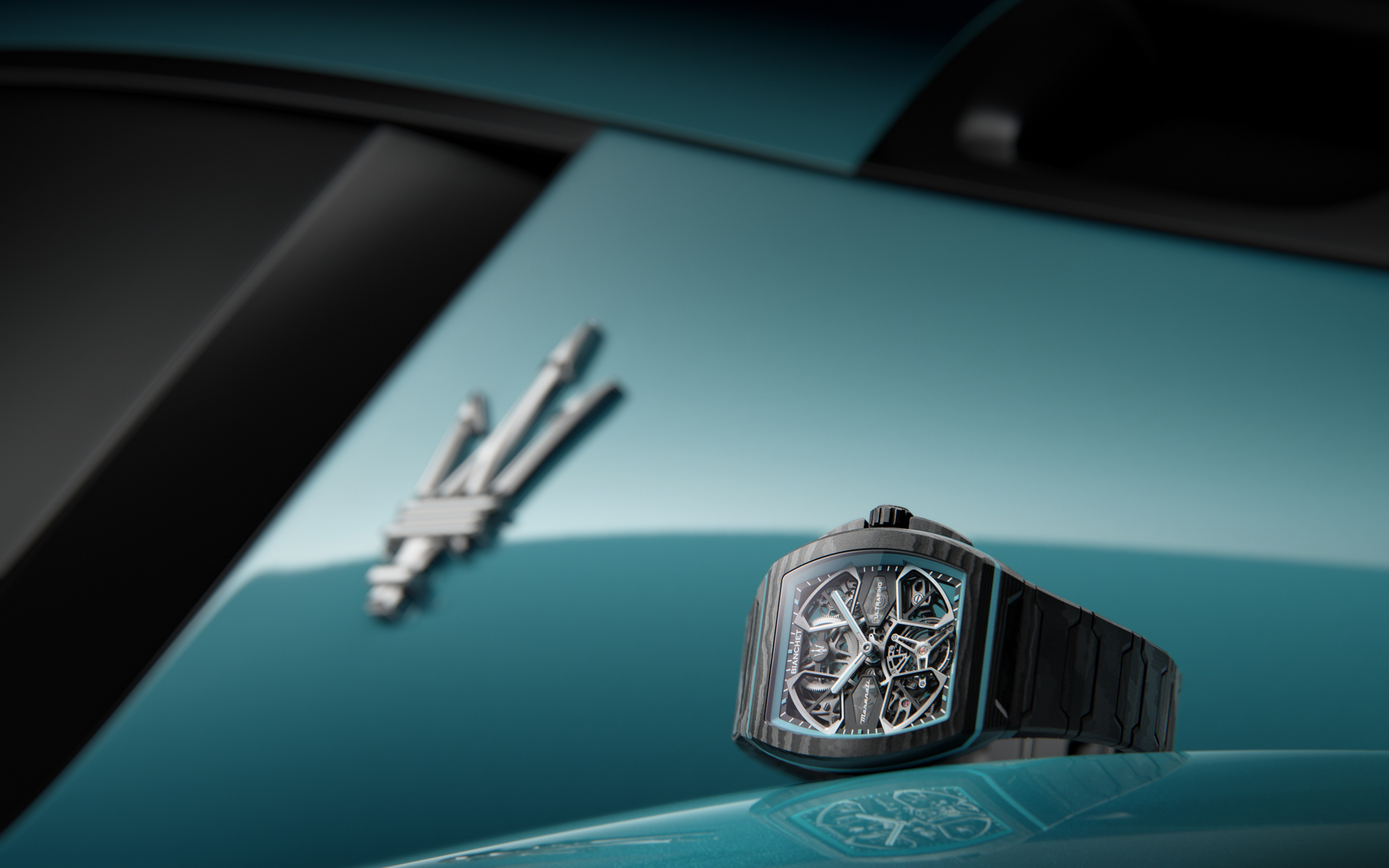 限定100本の腕時計「ウルトラフィーノ マセラティ」