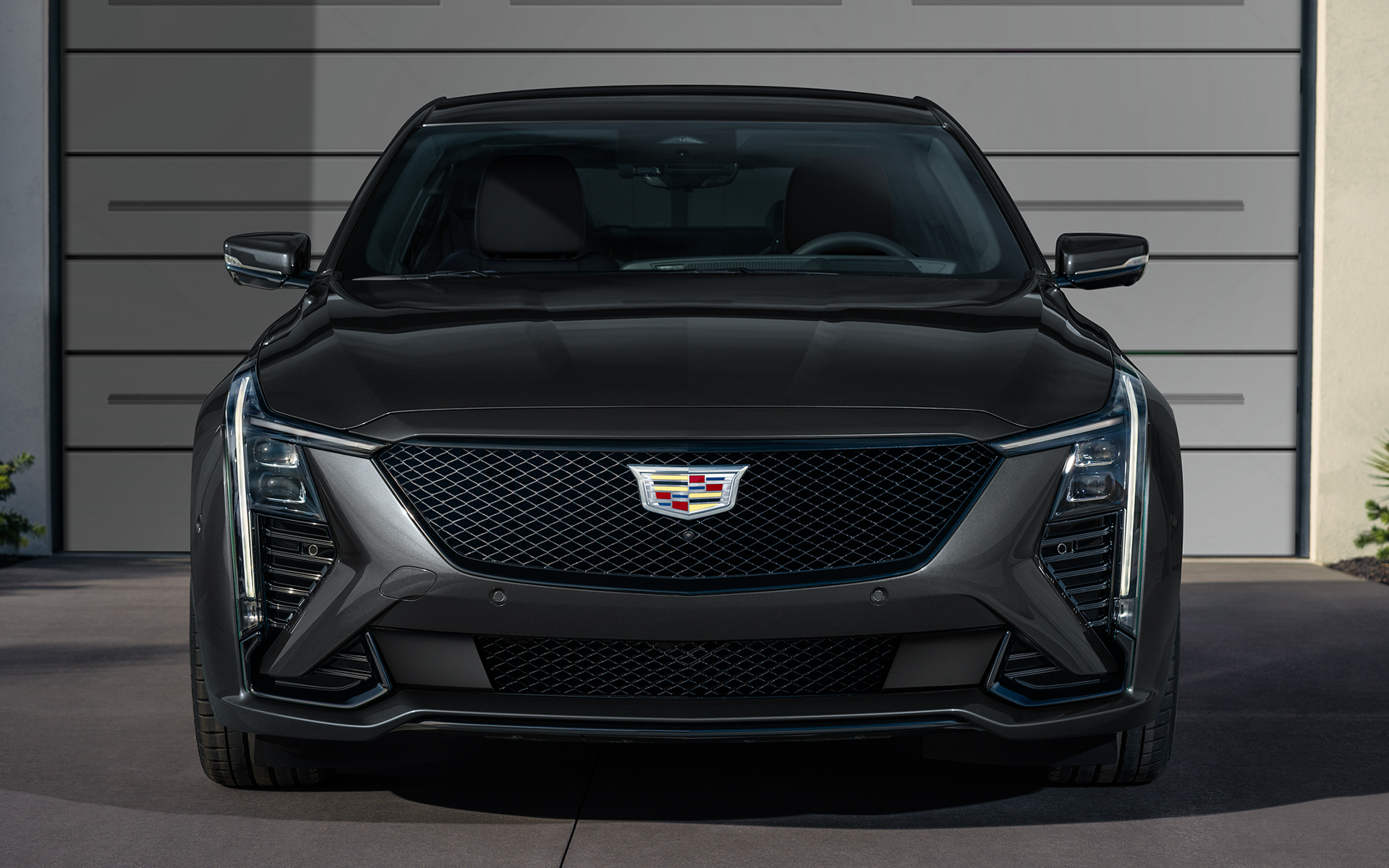 エクステリアはキャデラックの新デザイン言語を採用