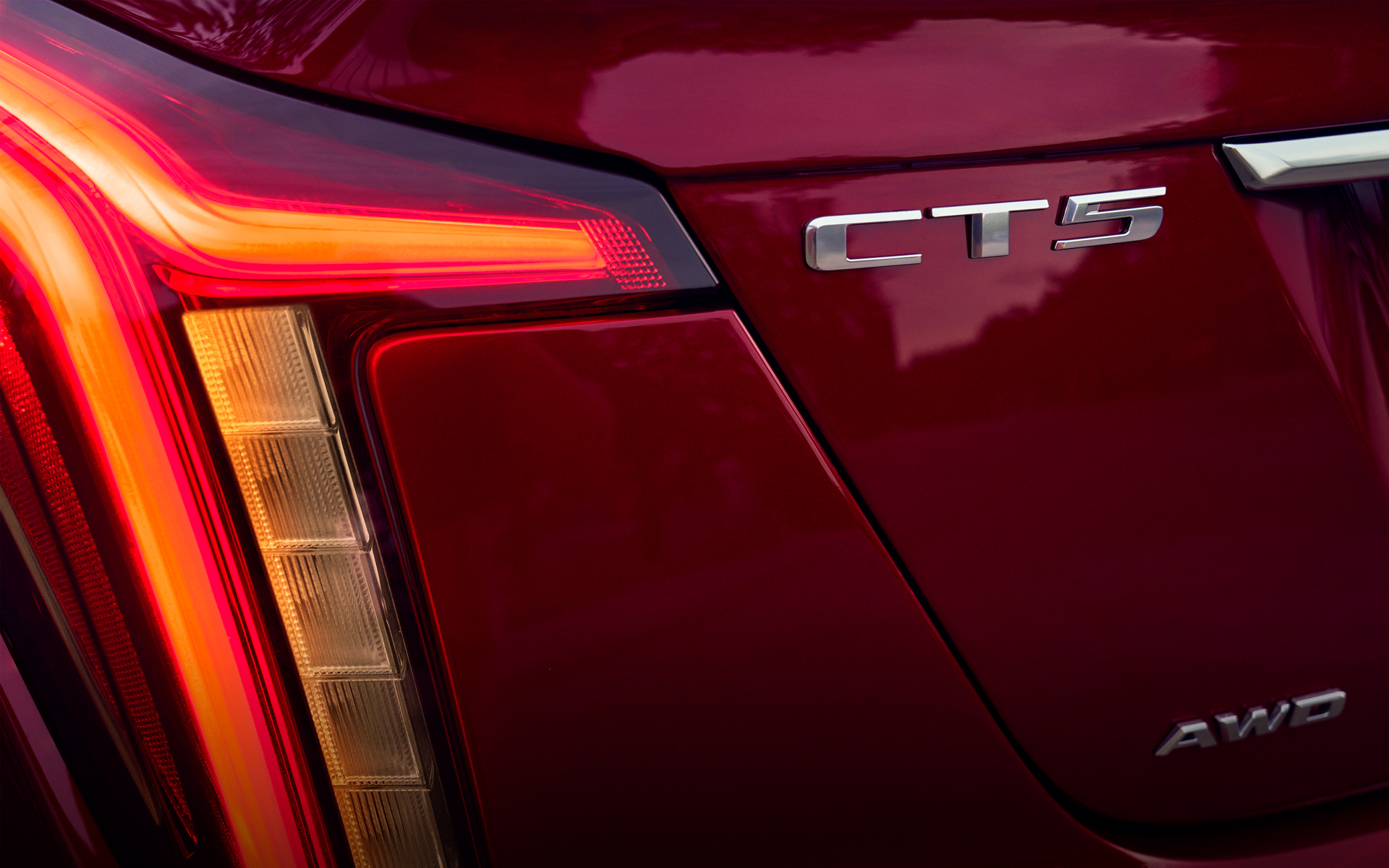 バーティカルシグネチャーライトも新デザインとなった