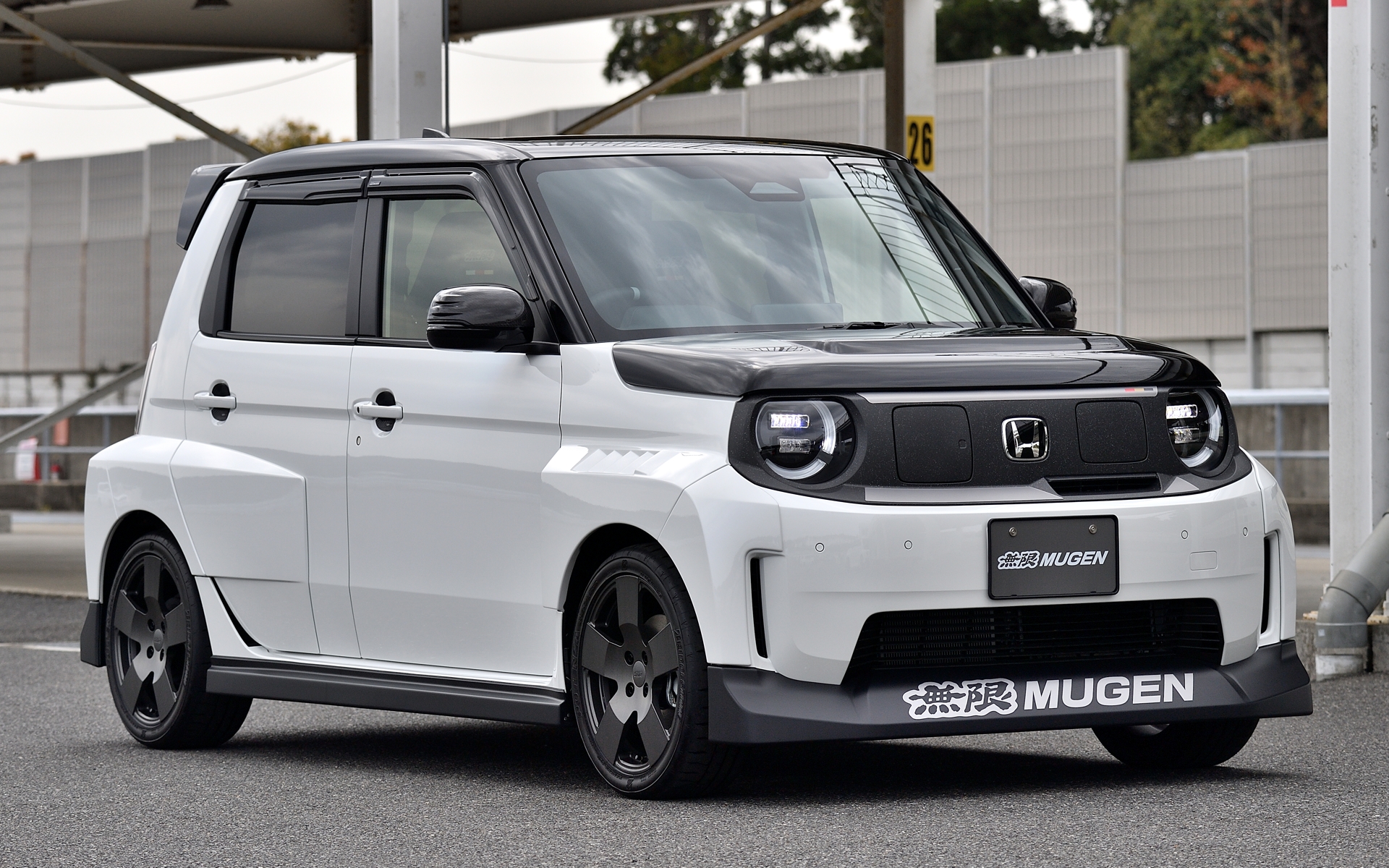 ホンダの小型バッテリEV「スーパーワン」無限パーツ装着車