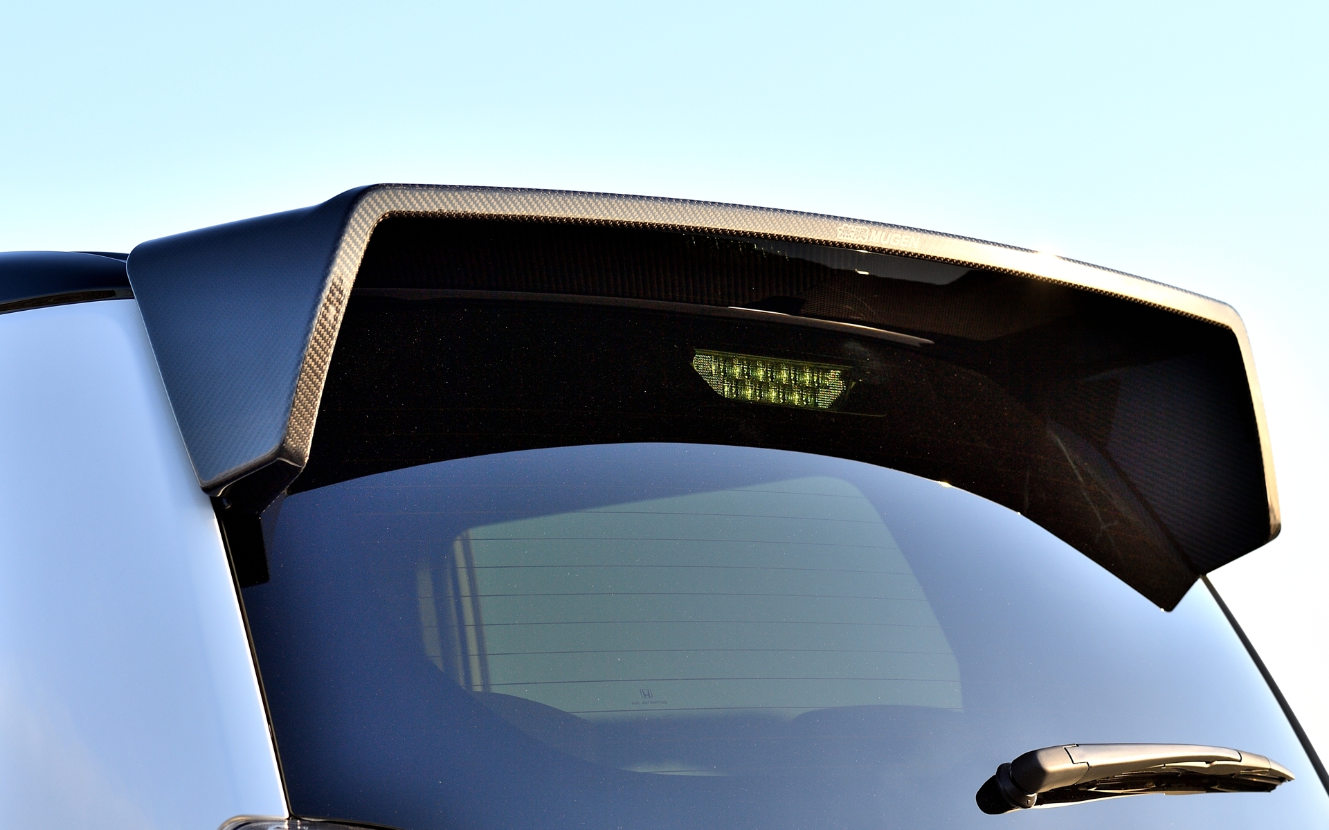 カーボンテールゲートスポイラー（軽量なドライカーボン製）